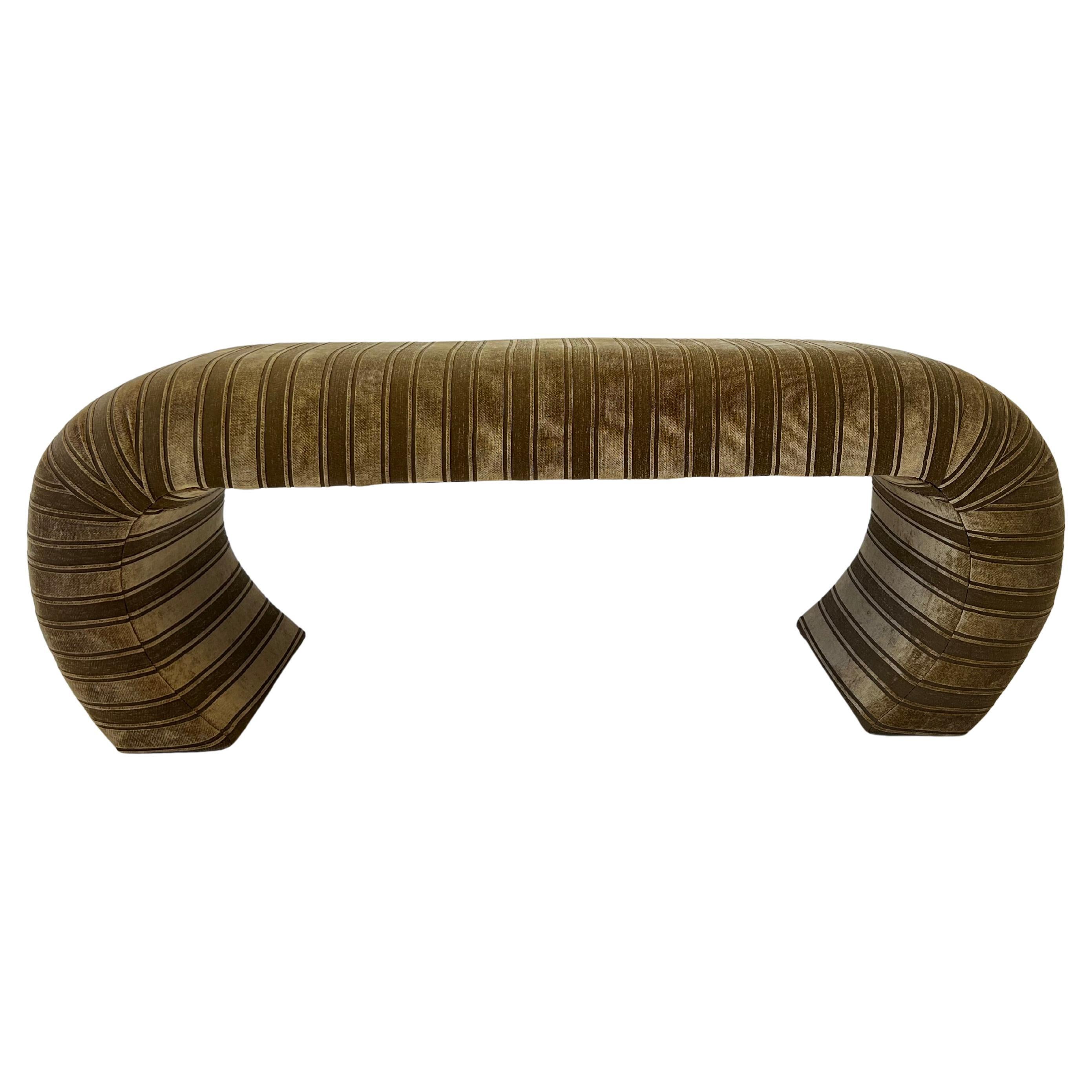 Banc cascade rayé de Steve Chase