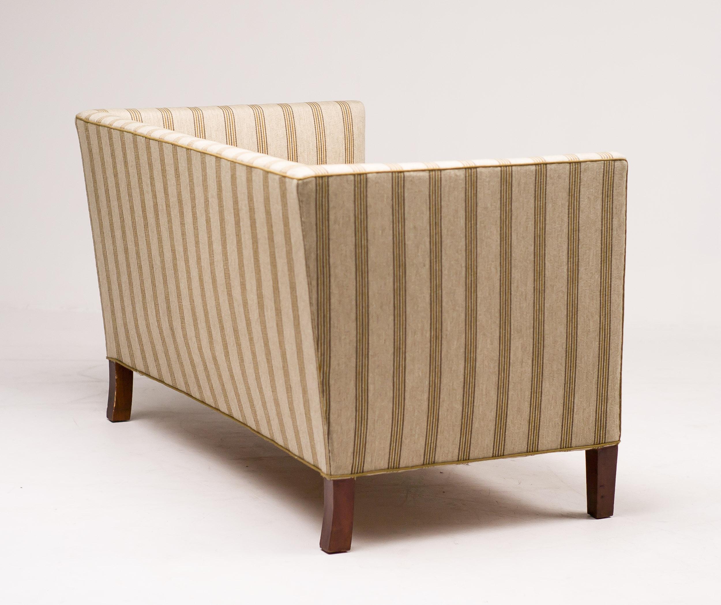 Striped Wool Sofa by Fritz Hansen In Good Condition In Dronten, NL
