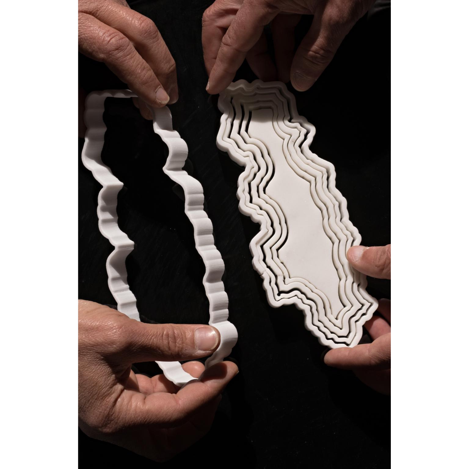 Dekorative Vase Stripes A1 aus Statuario-Marmor von Bufalini Marmi (Italienisch) im Angebot