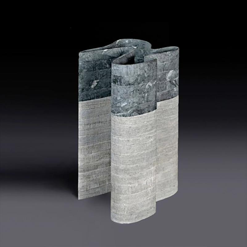 Vase Stripes C2 aus grünem Laguna-Marmor und indischgrünem Marmor von Bufalini Marmi
Abmessungen: T 13 x B 14 x H 36 cm. 
MATERIALIEN: Grüner Laguna-Marmor und grüner indischer Marmor.

Erhältlich in verschiedenen Größen, Formen und Steinoptionen.