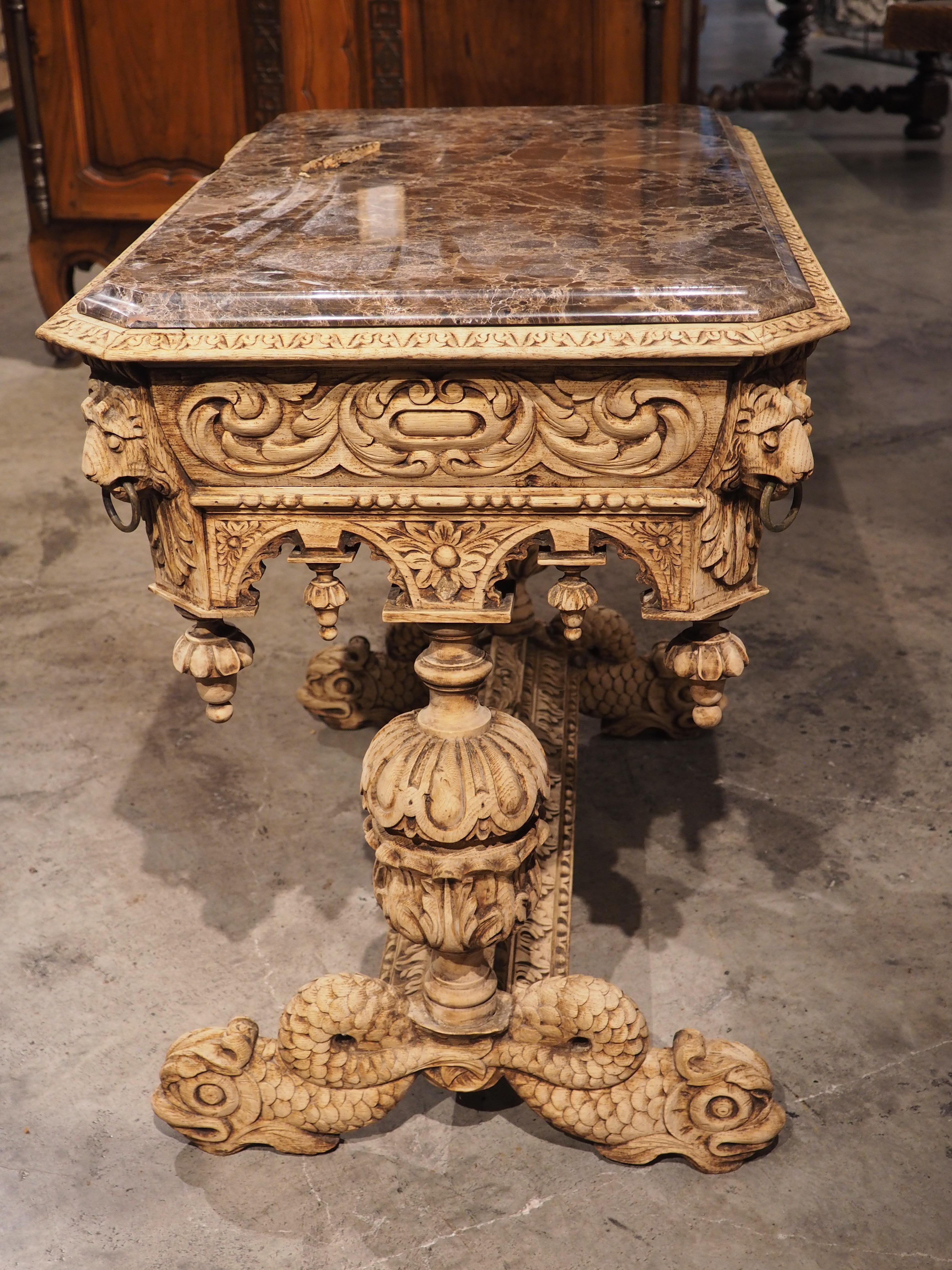 Table de style Renaissance en chêne français du 19ème siècle, rayée, avec plateau en marbre en vente 2