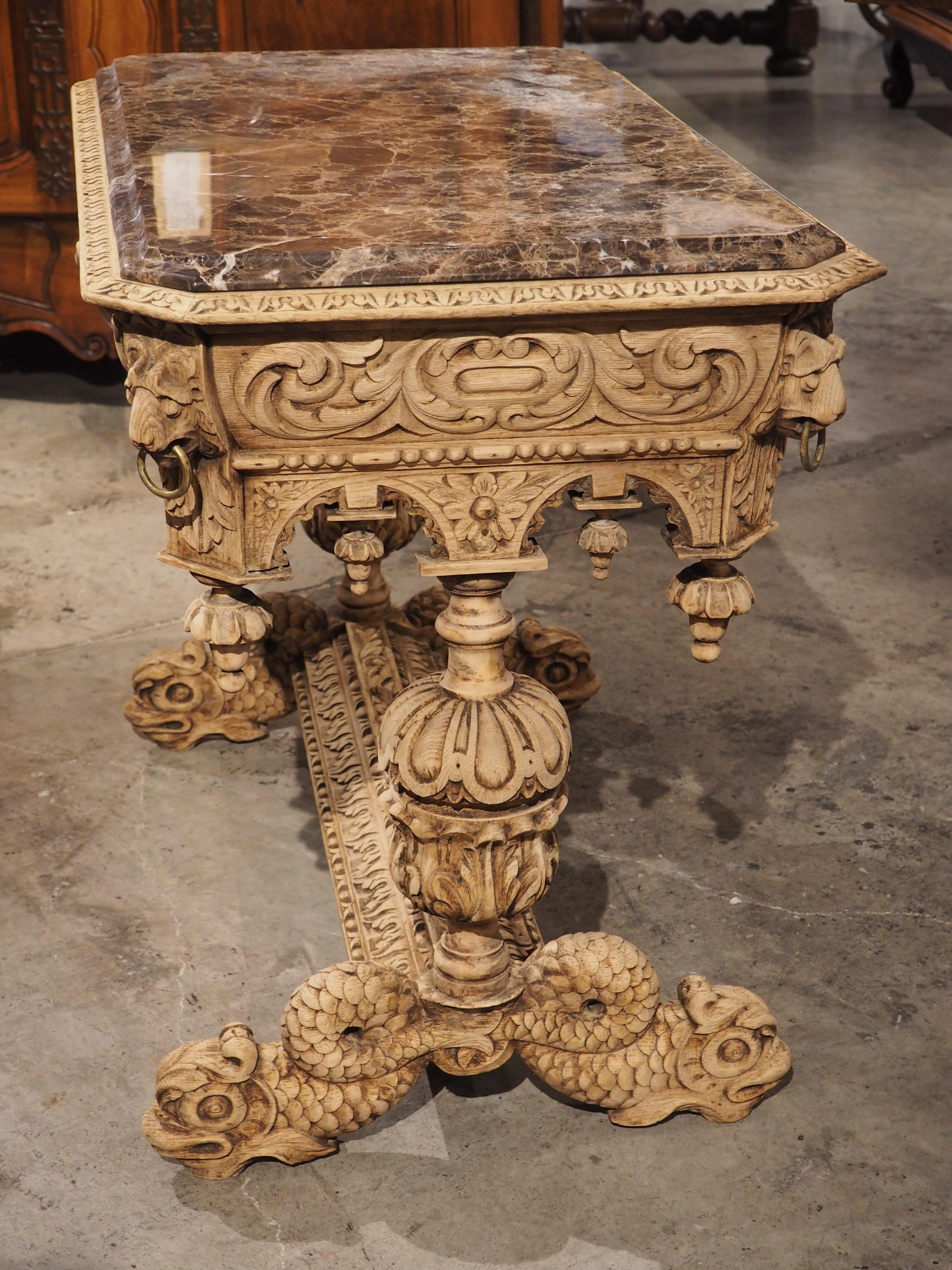 Gestreifter Tisch aus französischer Eiche im Renaissance-Stil des 19. Jahrhunderts mit Marmorplatte im Angebot 11