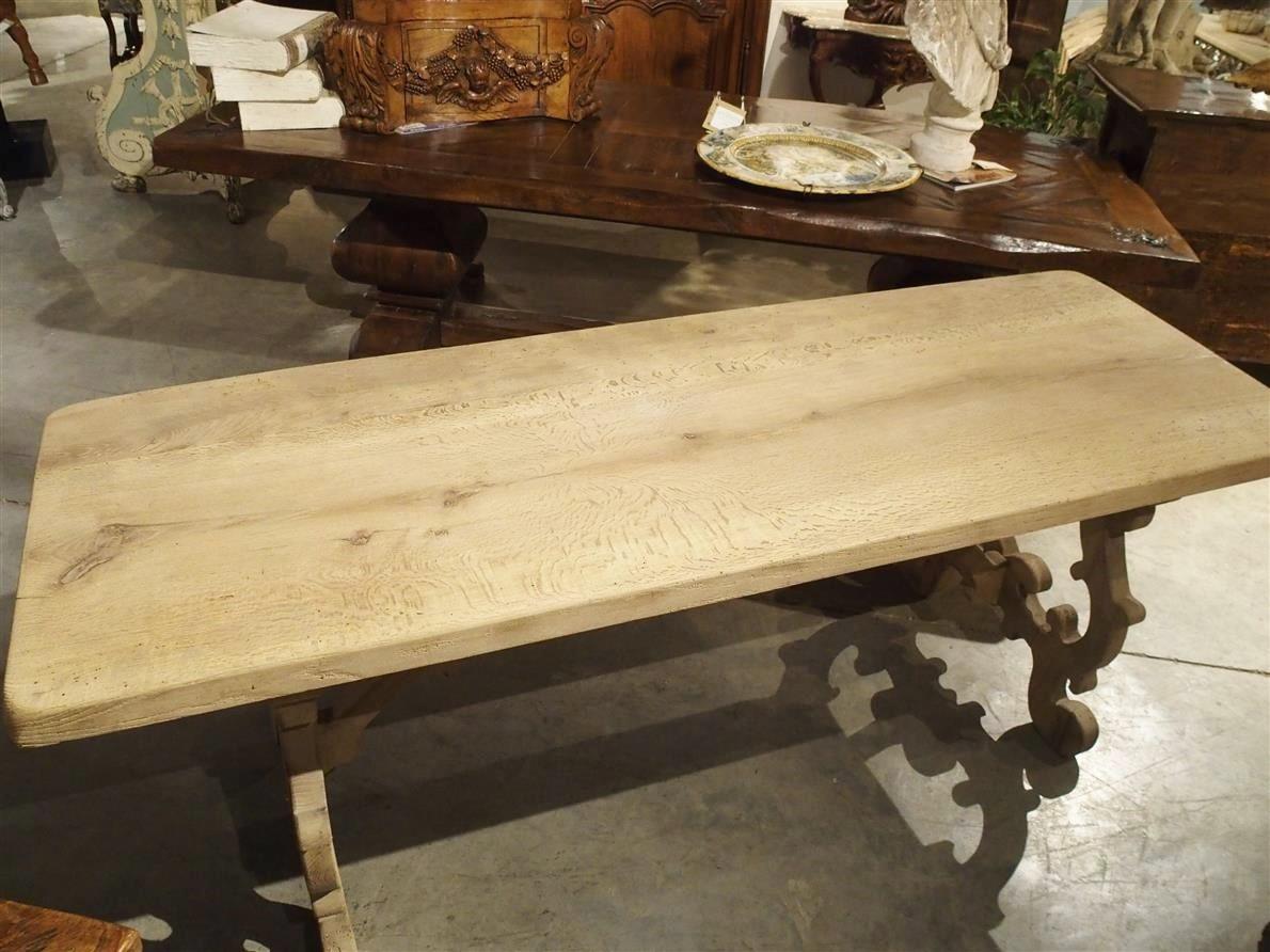 Italian Stripped Antique Tuscan Oak Dining Table, Late 19th Century