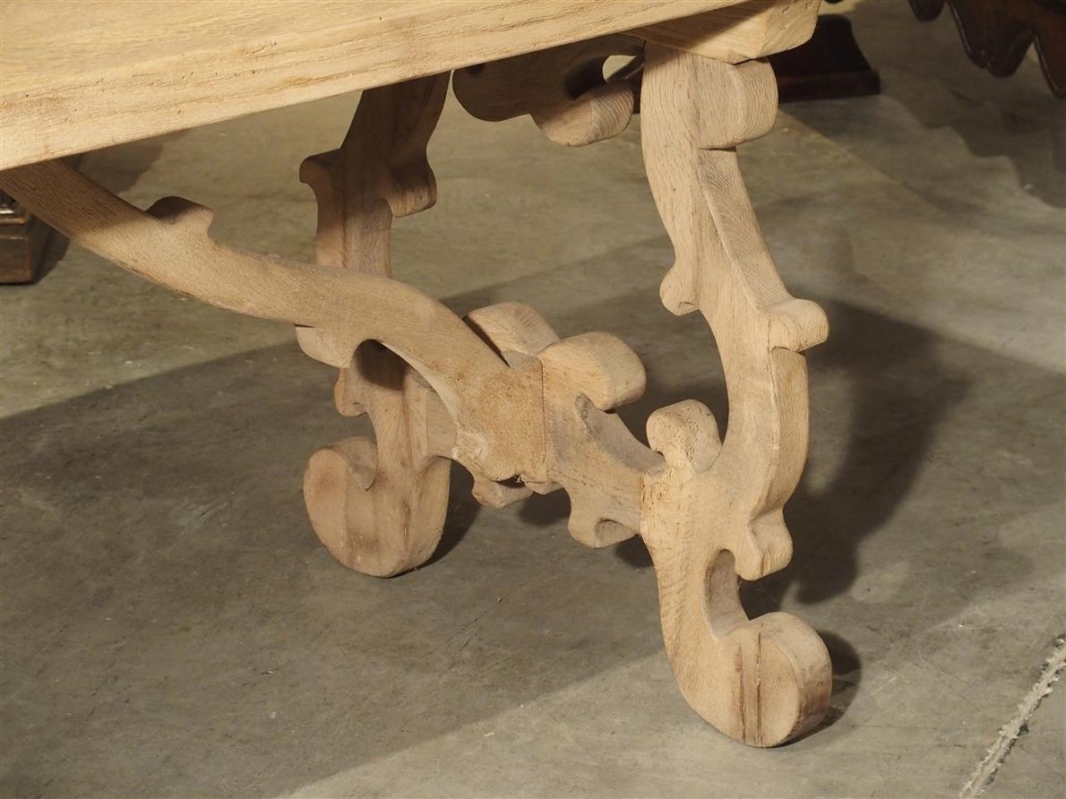 Bleached Stripped Antique Tuscan Oak Dining Table, Late 19th Century