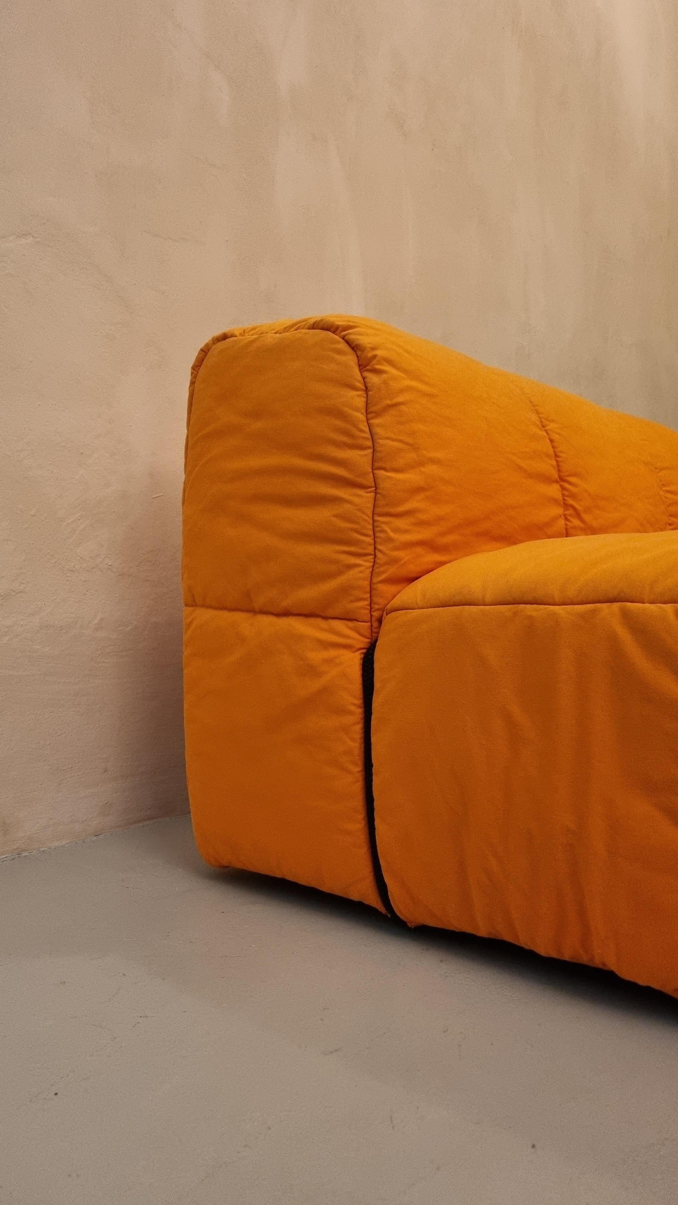 Strips armchair designed by Cini Boeri for Arflex in 1970, the project won the gold compass in 1979, fabric and upholstery in excellent condition.