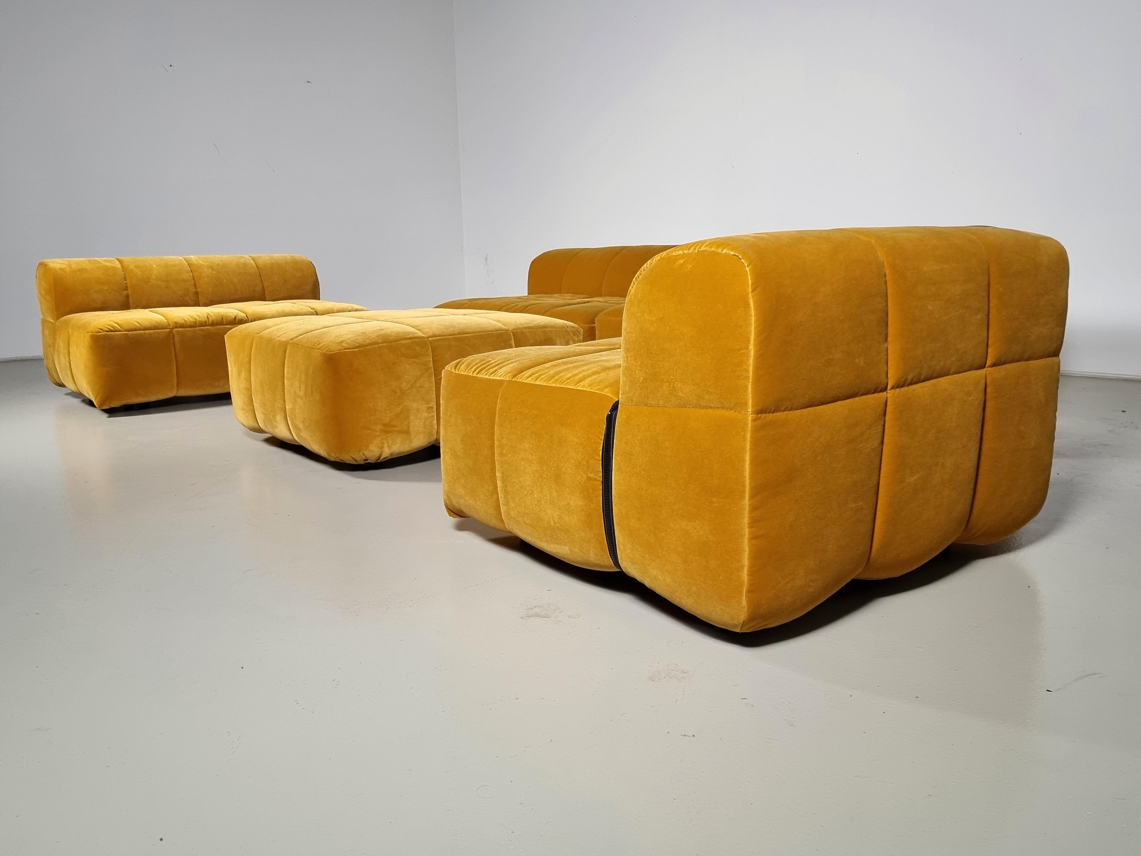Strips Modular Sofa in gold/yellow velvet by Cini Boeri for Arflex, 1970s In Excellent Condition In amstelveen, NL