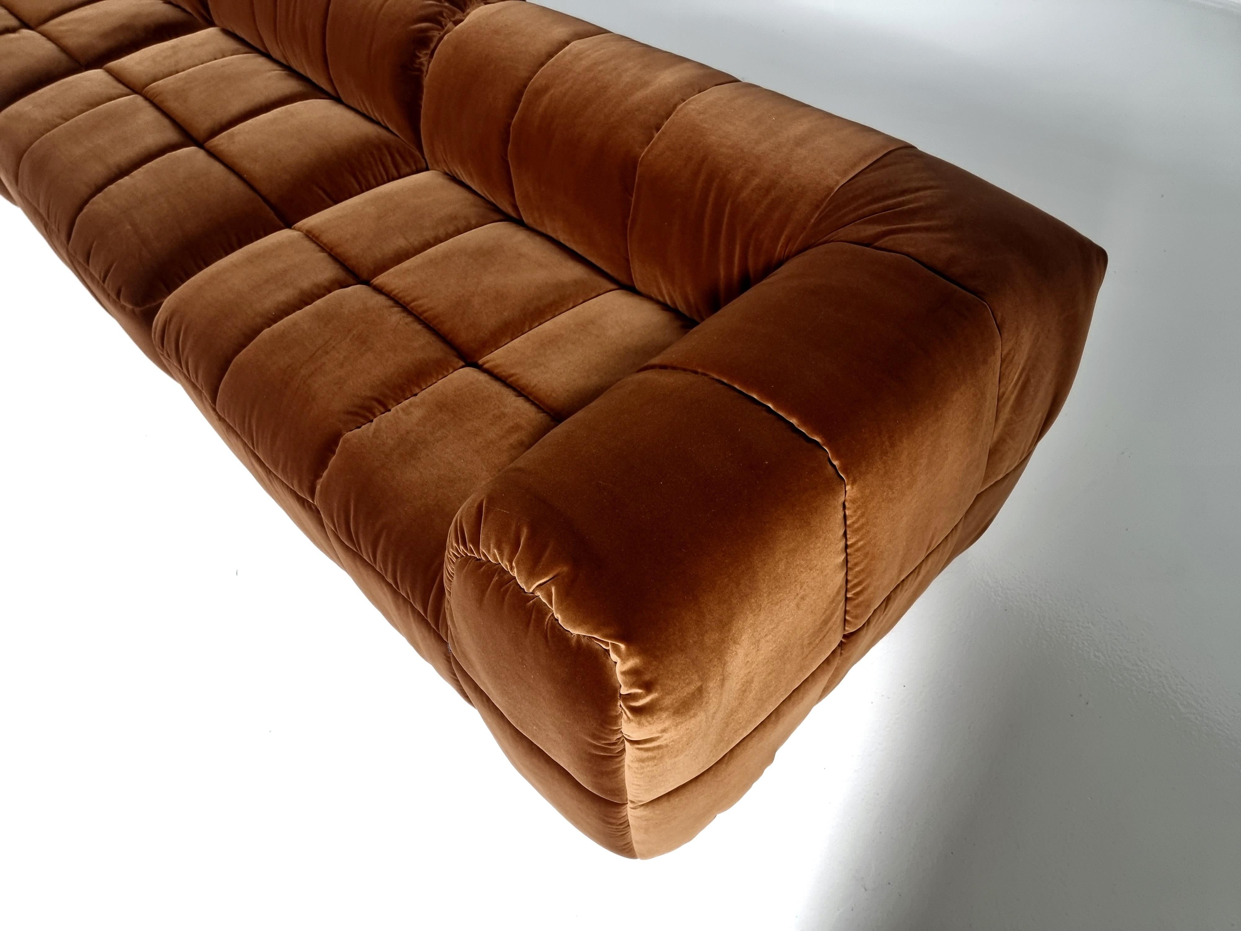Strips Sofa in caramel brown velvet by Cini Boeri for Arflex, 1970s In Excellent Condition In amstelveen, NL