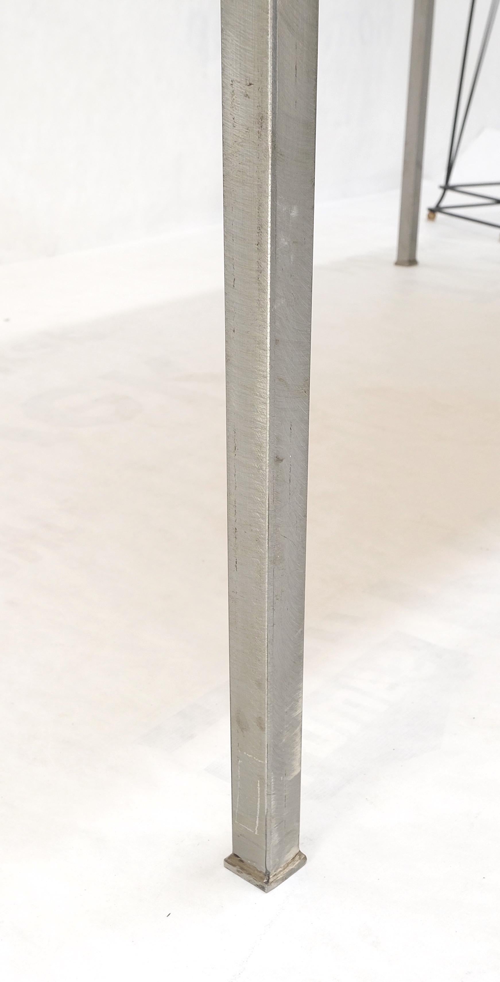Holzstreifen gemusterte Tischplatte mit einzigartigem Muster, Industriesockel, MINT im Angebot 2
