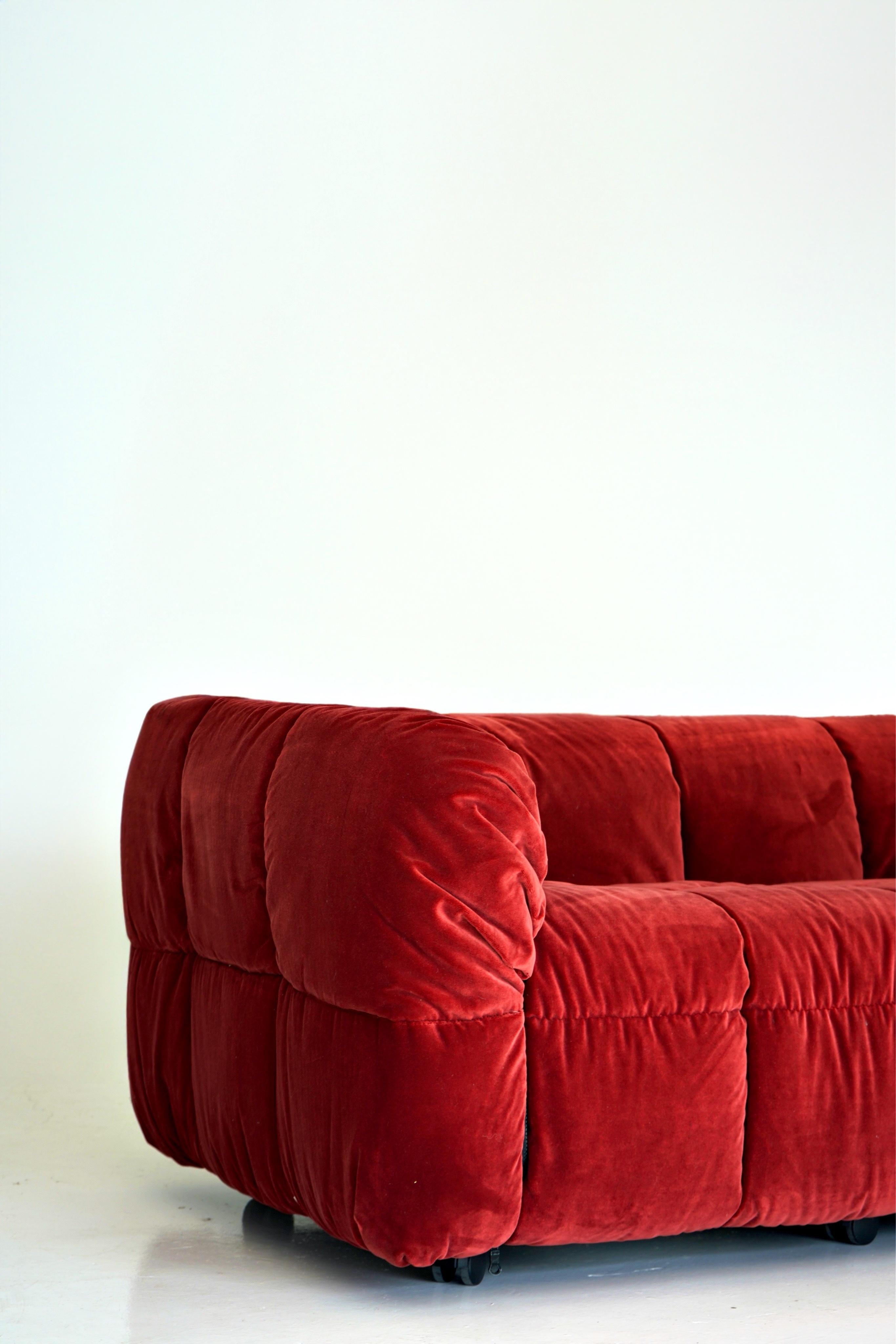 Streifen-Sofa – 2 Sitzmöbel mit Armen, Cini Boeri, Arflex. Paar verfügbar. im Zustand „Gut“ im Angebot in Las Vegas, NV
