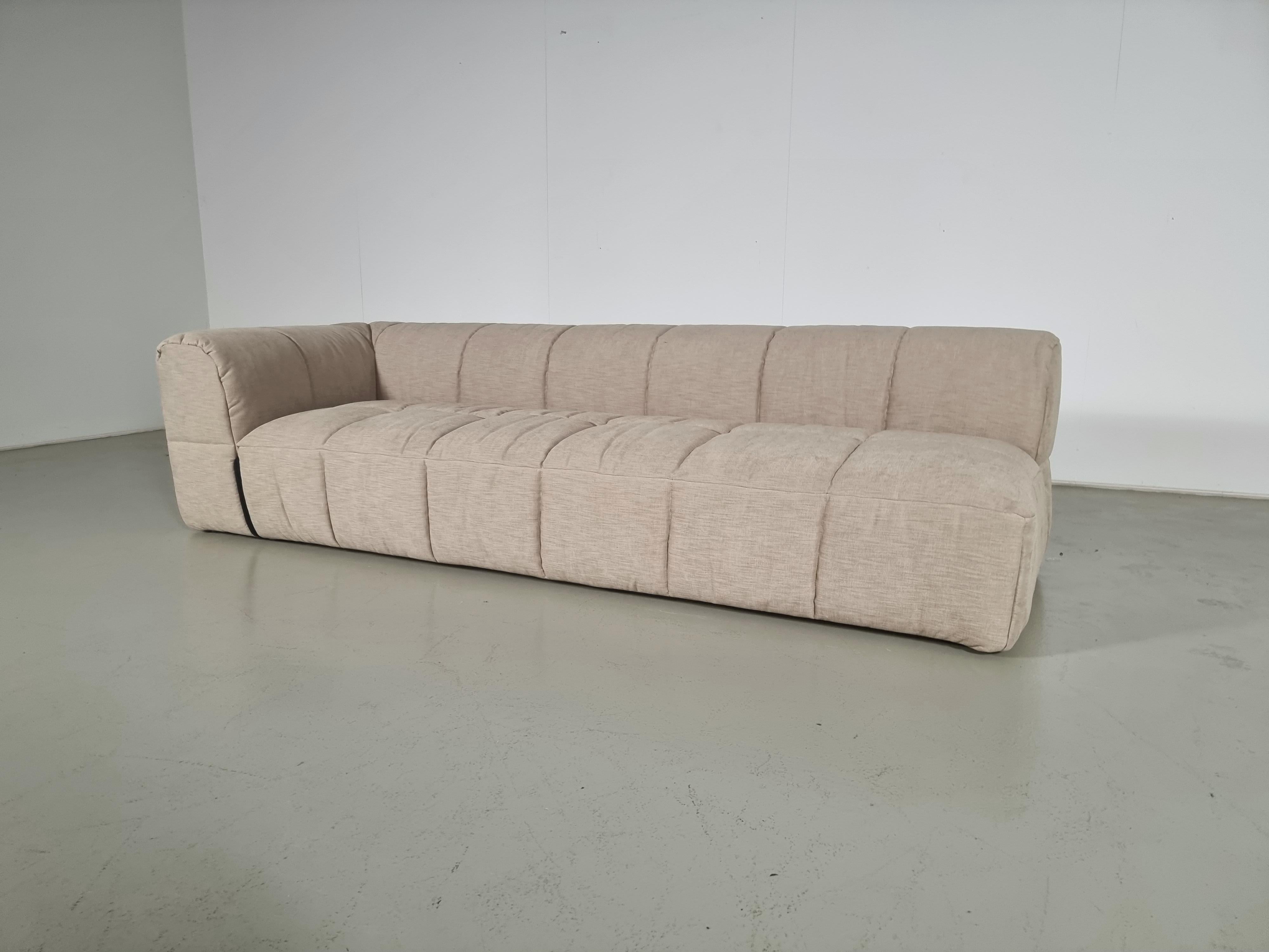 Streifen-Sofa von Cini Boeri für Arflex, 1970er Jahre im Angebot 1