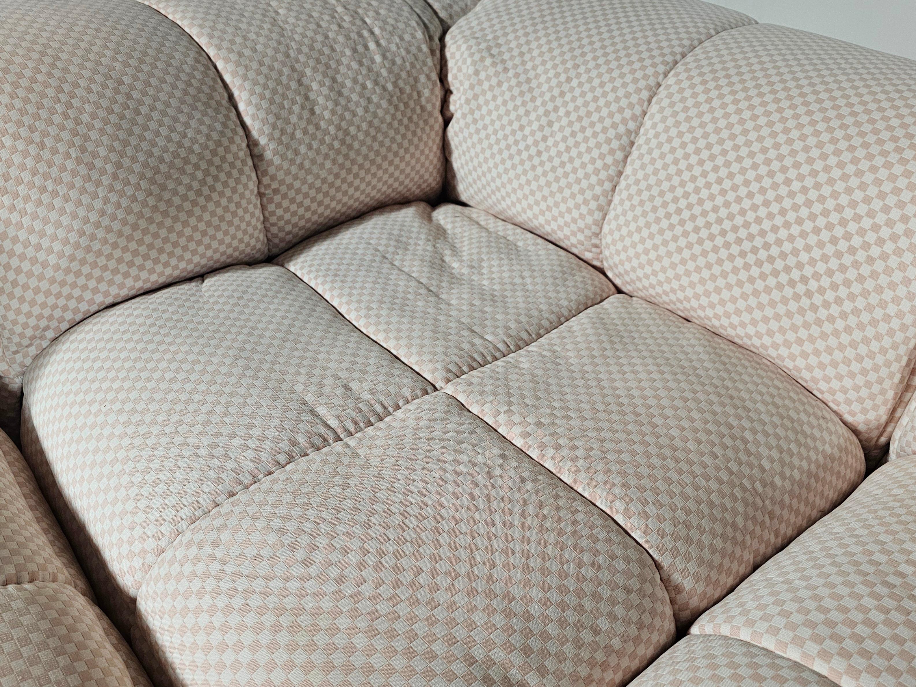 Strips Sofa in original pink checkered fabric by Cini Boeri for Arflex, 1970s For Sale 3