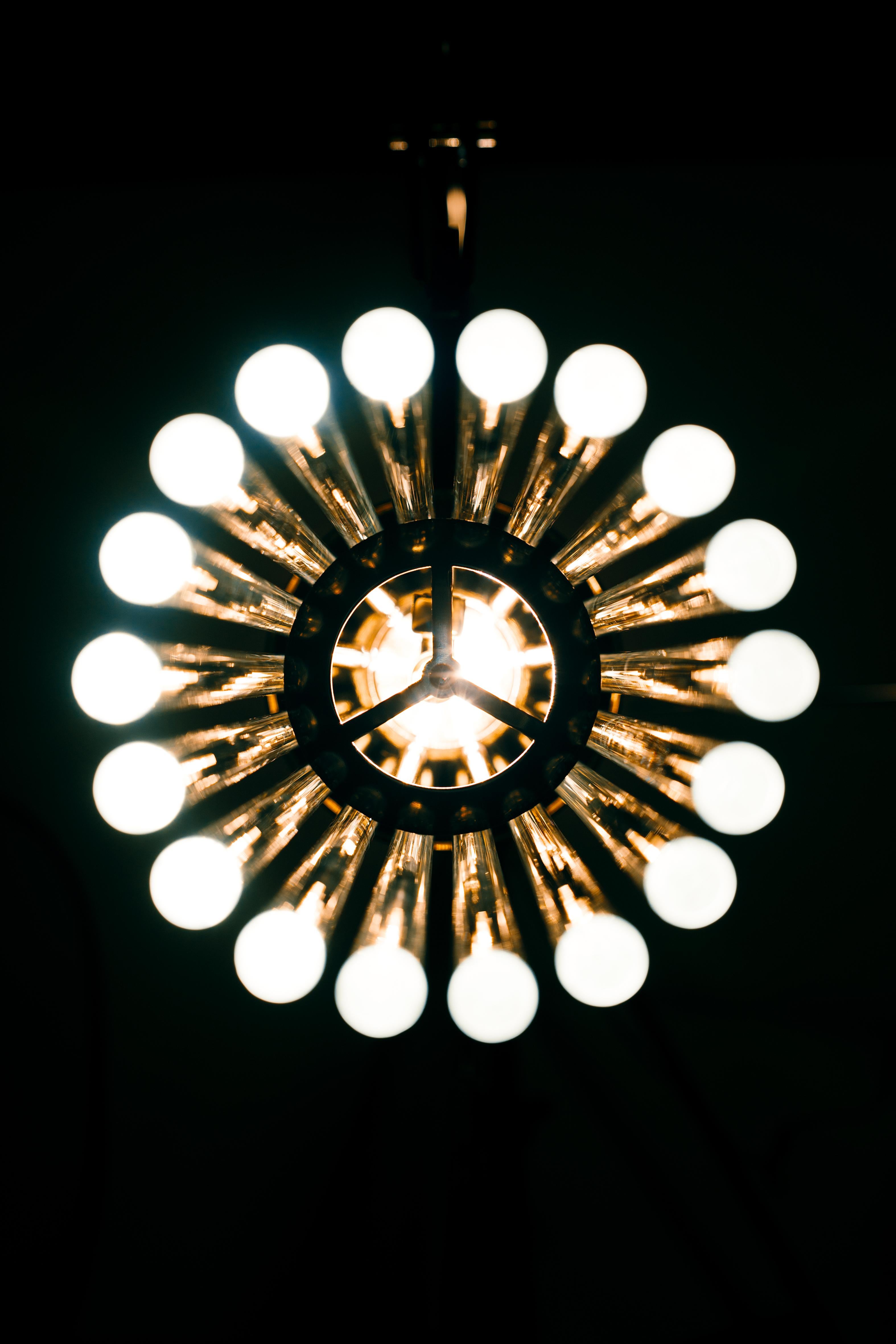 Strobe Chandelier In New Condition For Sale In Sydney, New South Wales