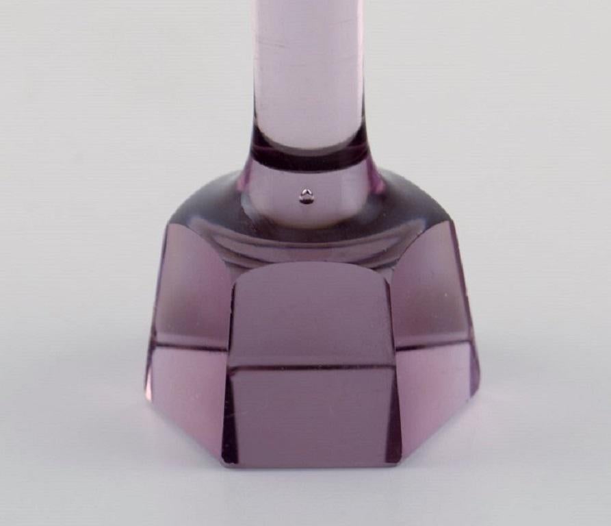 Metà XX secolo Strömbergshyttan, Svezia, Due vasi in vetro artistico soffiato a bocca viola, anni '60/'70 in vendita