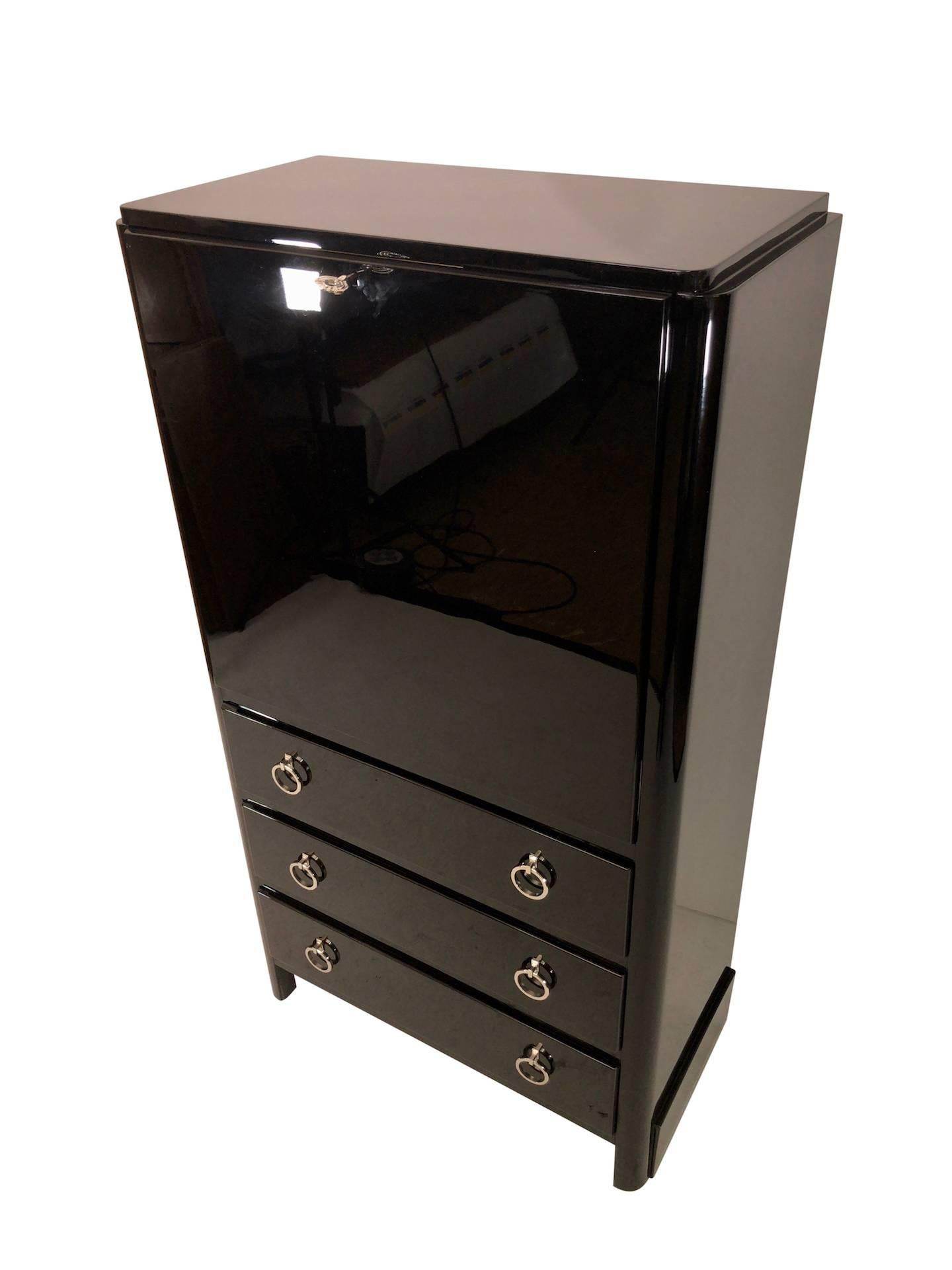 20th Century Strong 1930s French Art Deco Bureau in Black Lacquer with Drawers