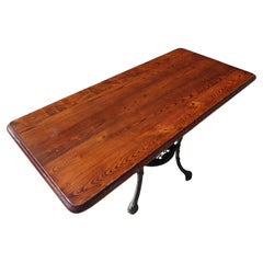 Table de jardin en fonte et chêne solide et attrayante