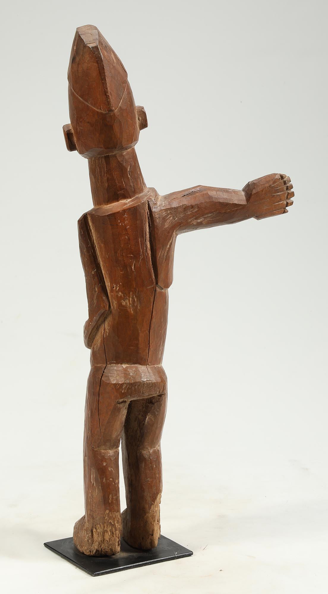 Ghanaian Strong Cubist Lobi Standing Figure One Arm Out Ghana, Africa Early 20th Century For Sale