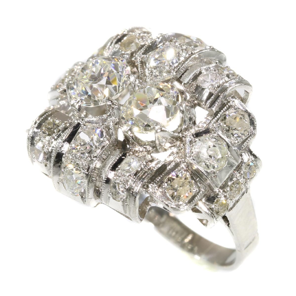 Women's Strong Design Art Deco Platinum Diamond ‘2.50 Carat’ Engagement Ring For Sale