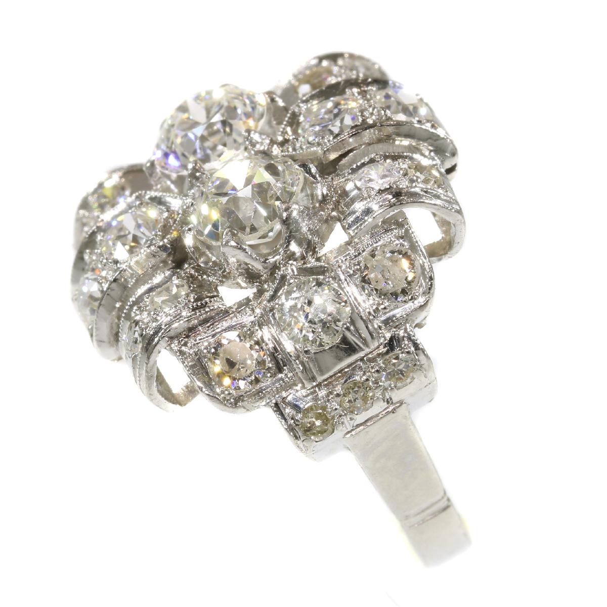 Strong Design Art Deco Platinum Diamond ‘2.50 Carat’ Engagement Ring For Sale 1