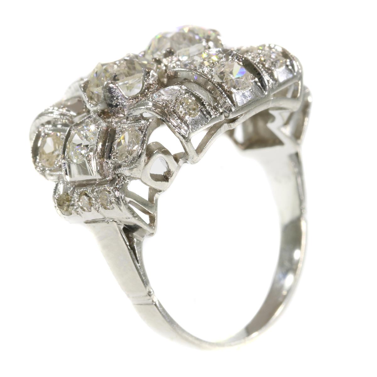 Strong Design Art Deco Platinum Diamond ‘2.50 Carat’ Engagement Ring For Sale 2
