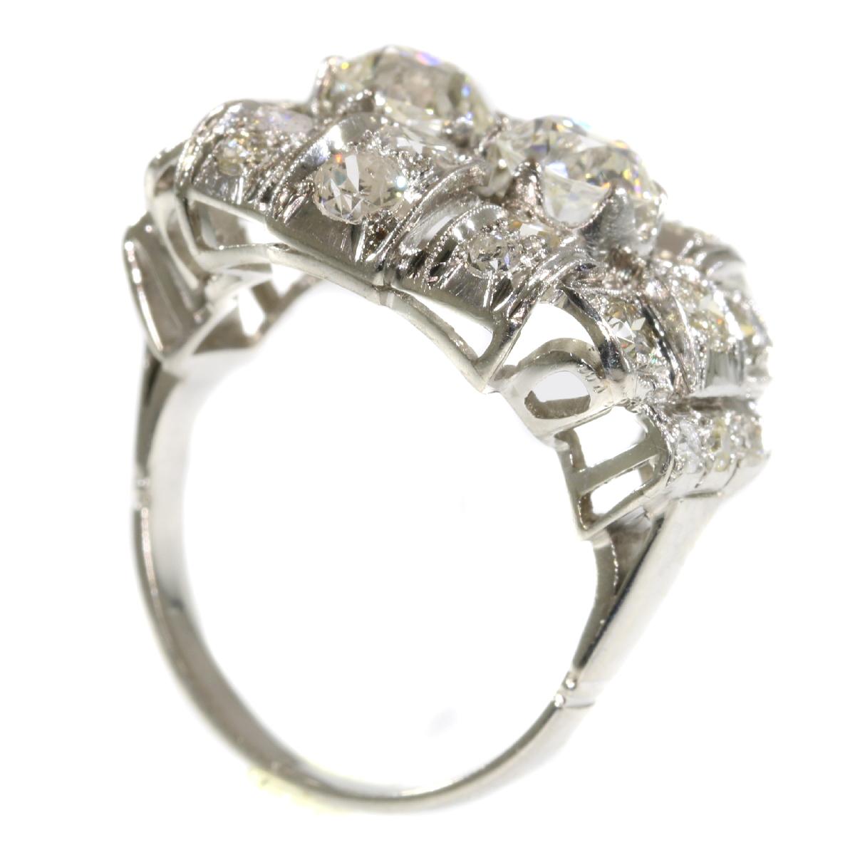 Strong Design Art Deco Platinum Diamond ‘2.50 Carat’ Engagement Ring For Sale 3