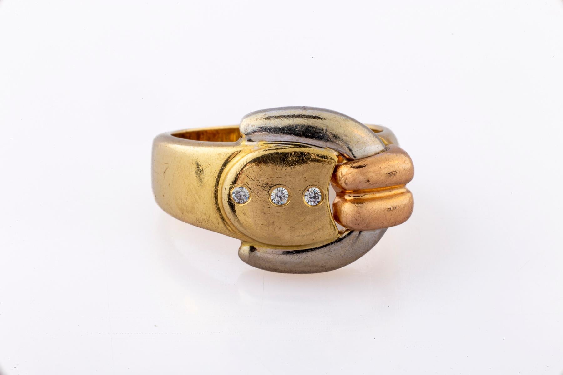 Anello con fibbia in oro retrò tricolore in vendita 3
