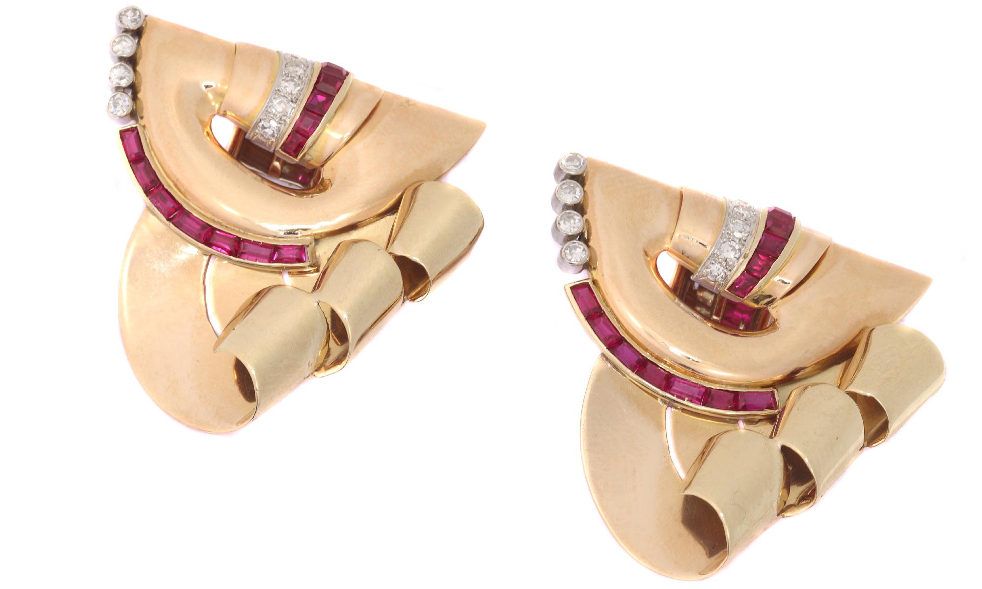 Strong Design Three-Tone Gold Retro Double Clip with Diamonds and Rubies, 1940s For Sale 7