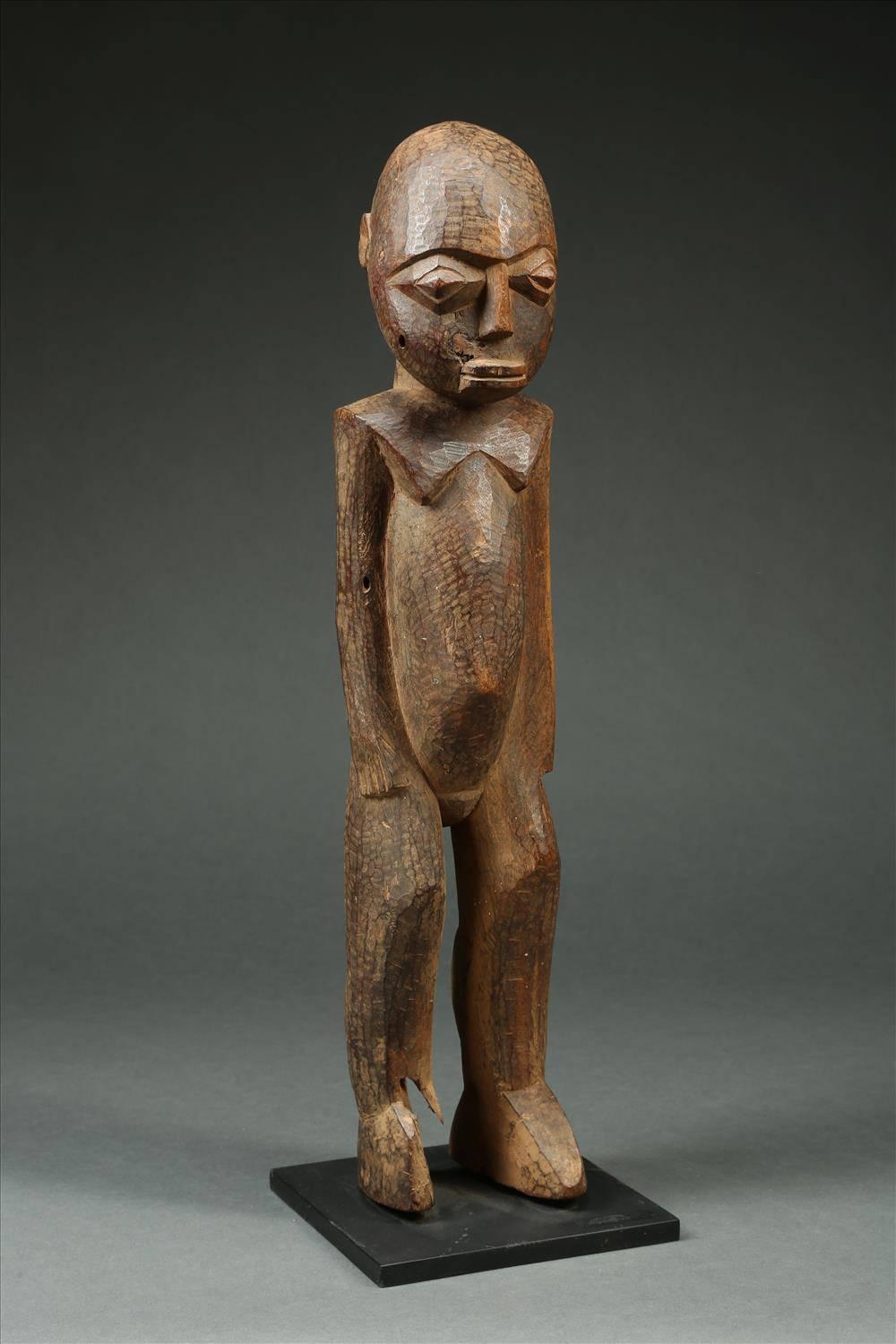 Fuerte figura cubista Lobi de pie Ghana Burkina Faso África Principios del siglo XX Tribal en venta