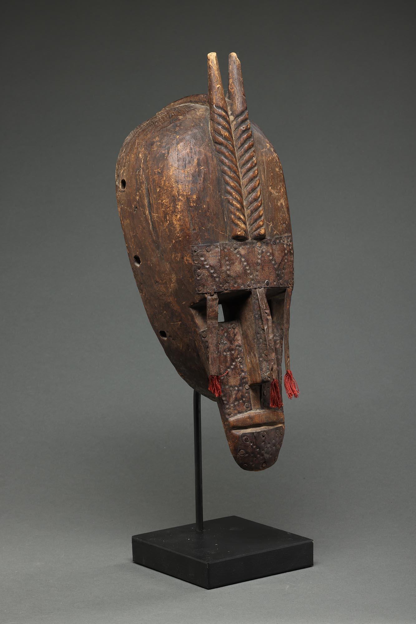 Starke Marka Antilope menschliche Maske Holz mit Metall, Mali Afrika im Angebot 3