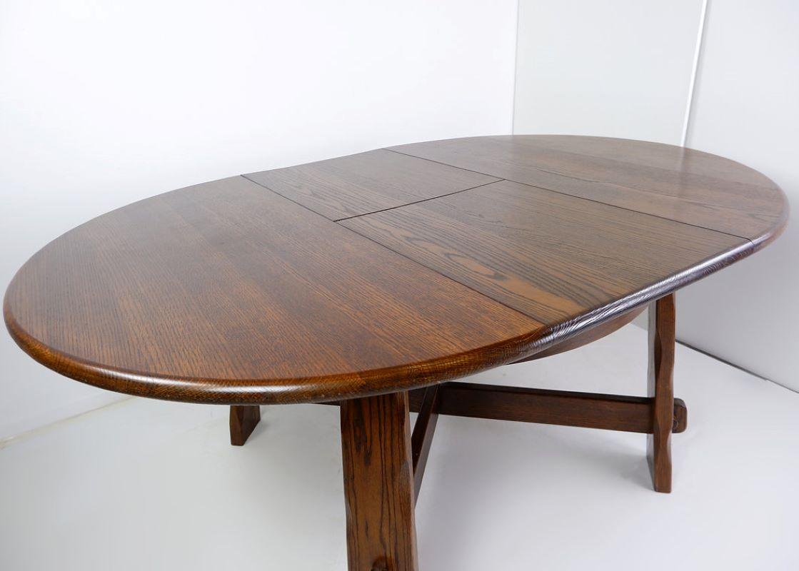 Mid-20th Century Strong Oak Brutalist Round extendable dining Table 1950s For Sale