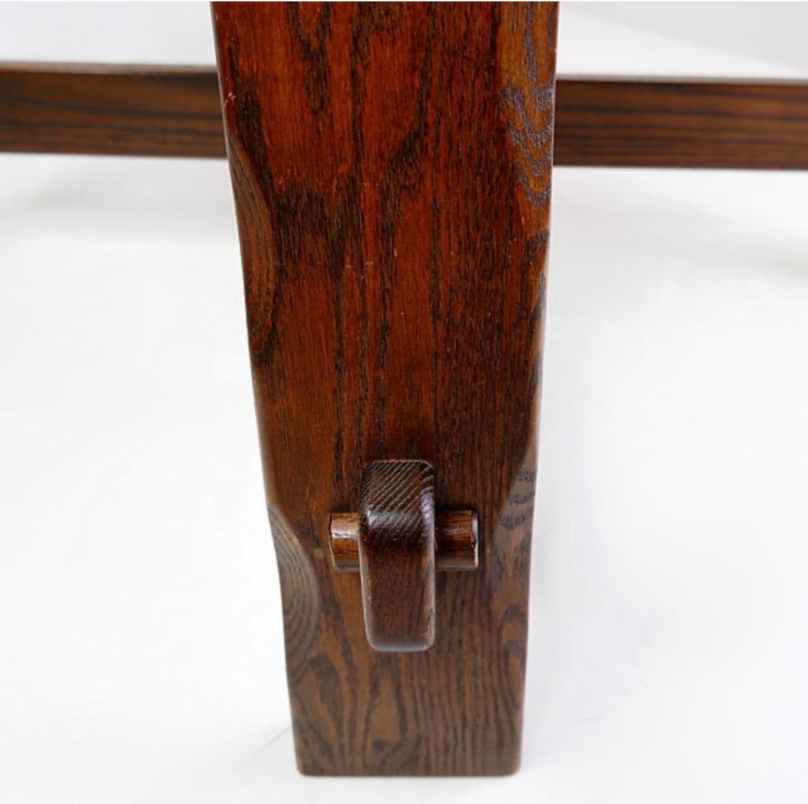 Table ronde à rallonge en Oak Brutalist 1950s Mid-20th Century en vente 6