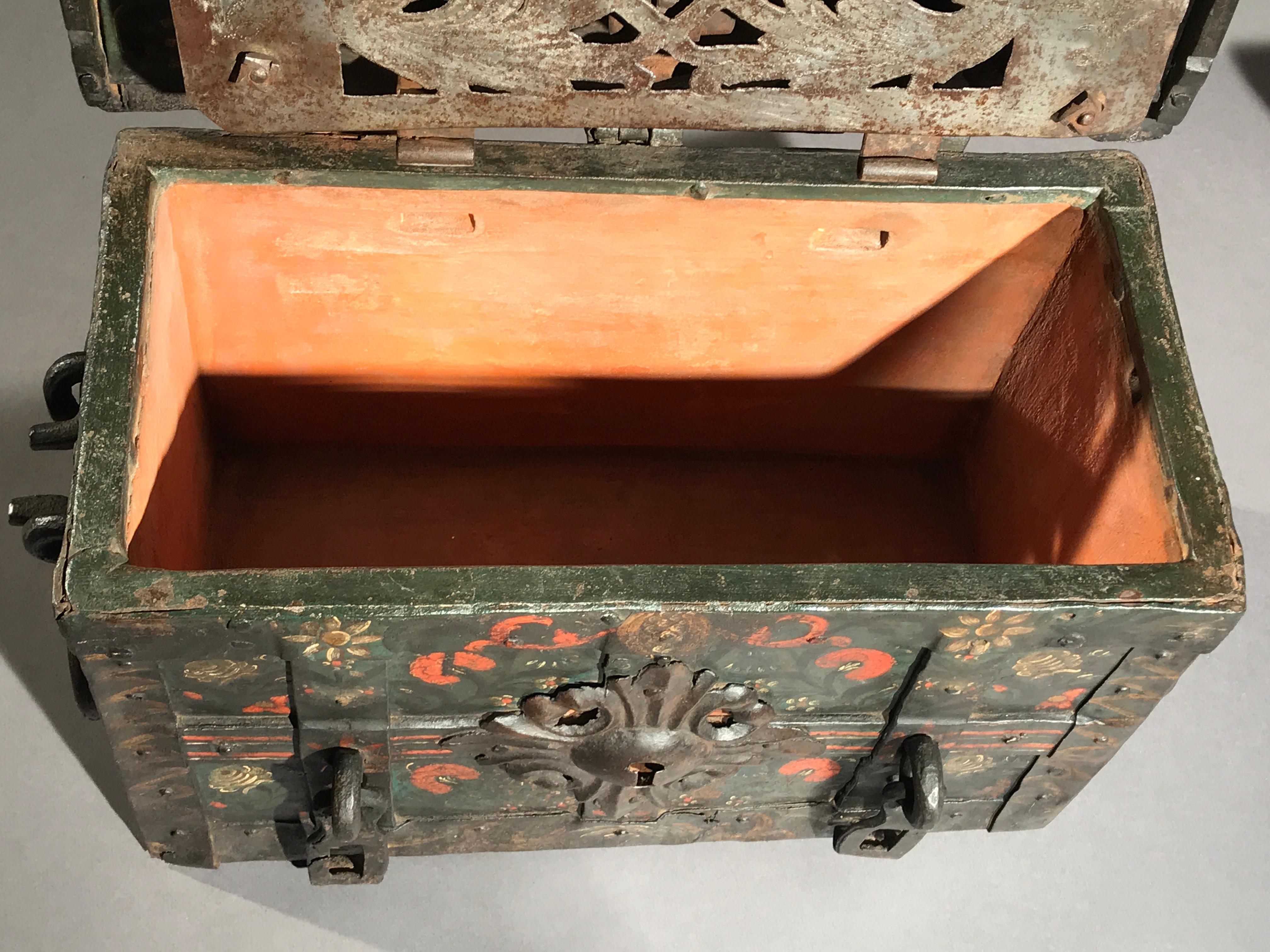 Strongbox Safe Iron Table-Top Renaissance Painted Nuremberg Armada Chest Folk 4