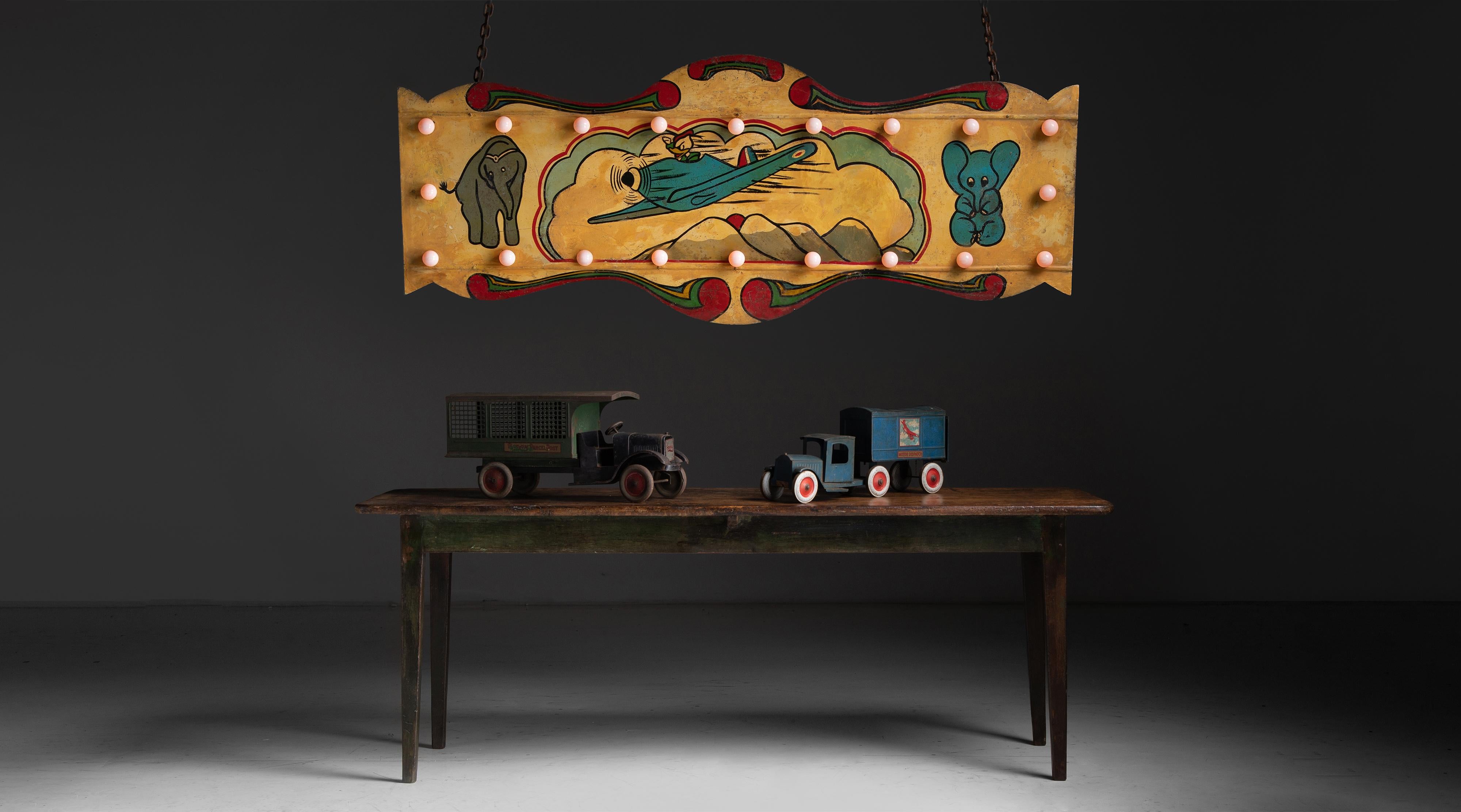 Structo motor dispatch toy truck, America circa 1930

Pressed steel toy truck in original painted finish

Measures 23.5”L x 6”d x 9.5”h.