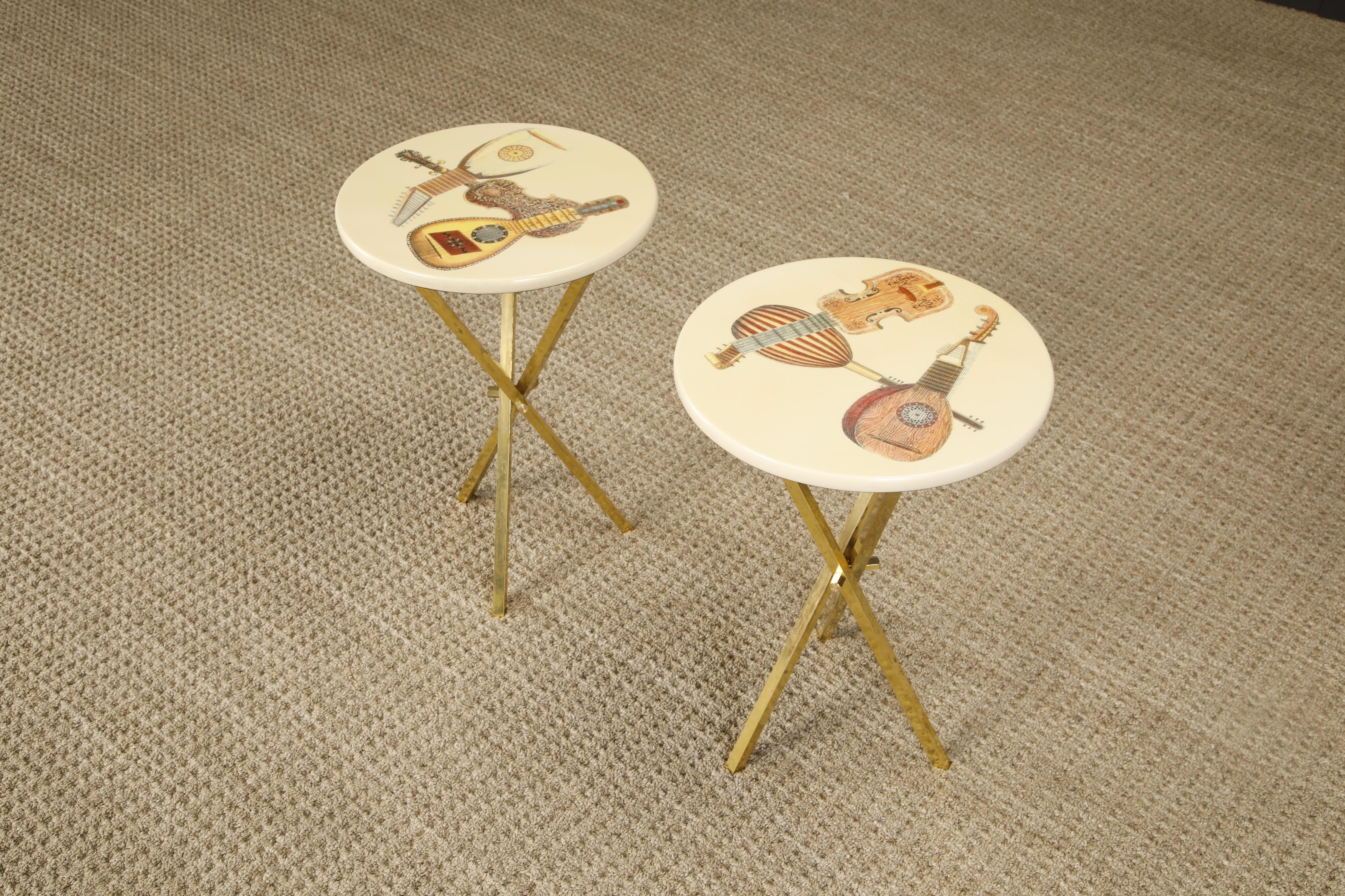 „Strumenti Musicali“ Getränke-/Beistelltische von Piero Fornasetti, ca. 1970er Jahre, signiert (Ende des 20. Jahrhunderts)