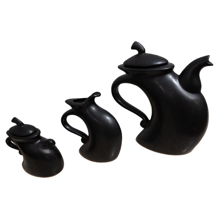 “Struttin Down 5th Avenue” Ceramic Tea Set For Sale at 1stDibs