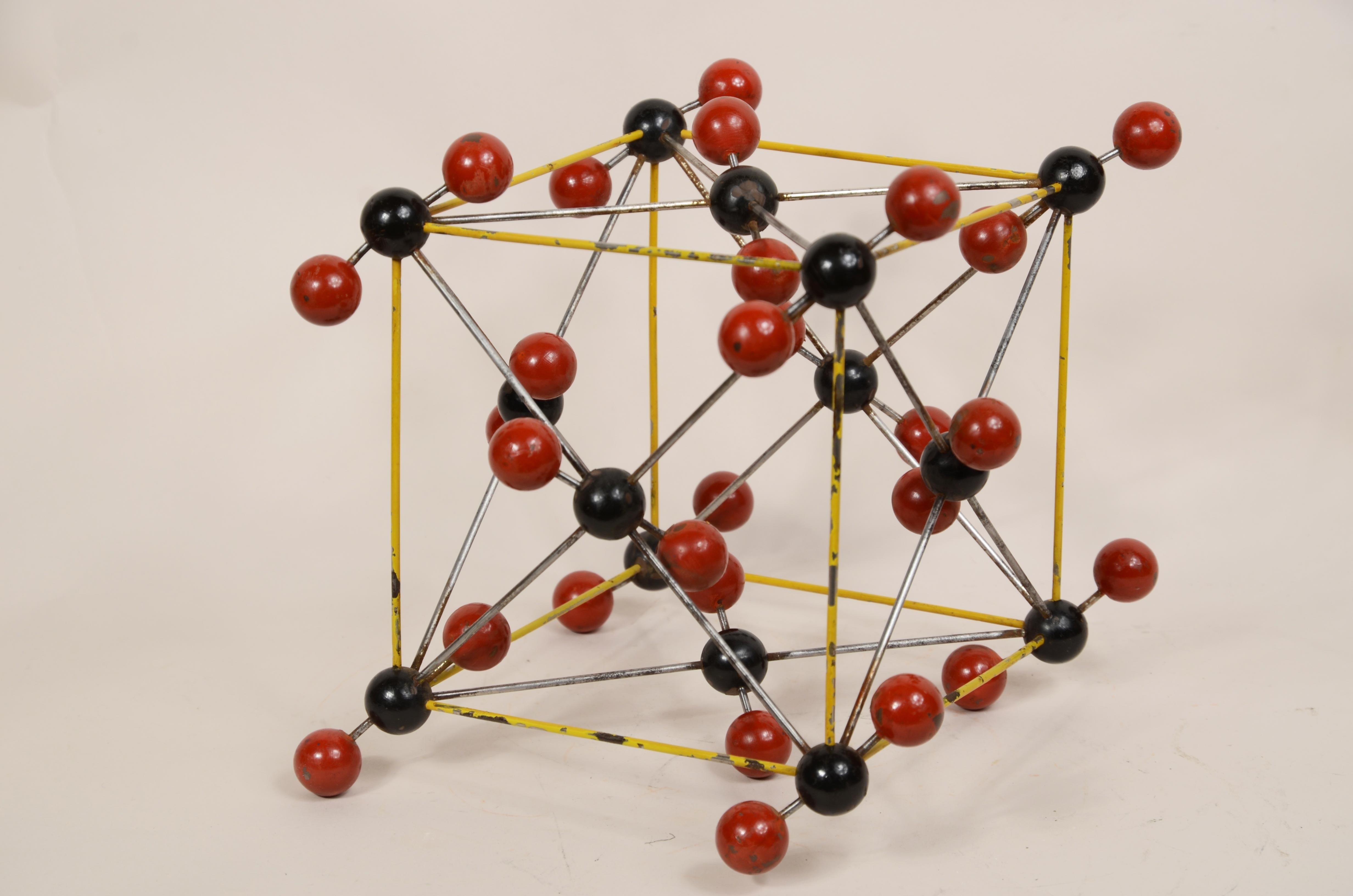 Atomic structure for educational use of carbonic acid Czechoslovakia 1950s. In Good Condition For Sale In Milan, IT