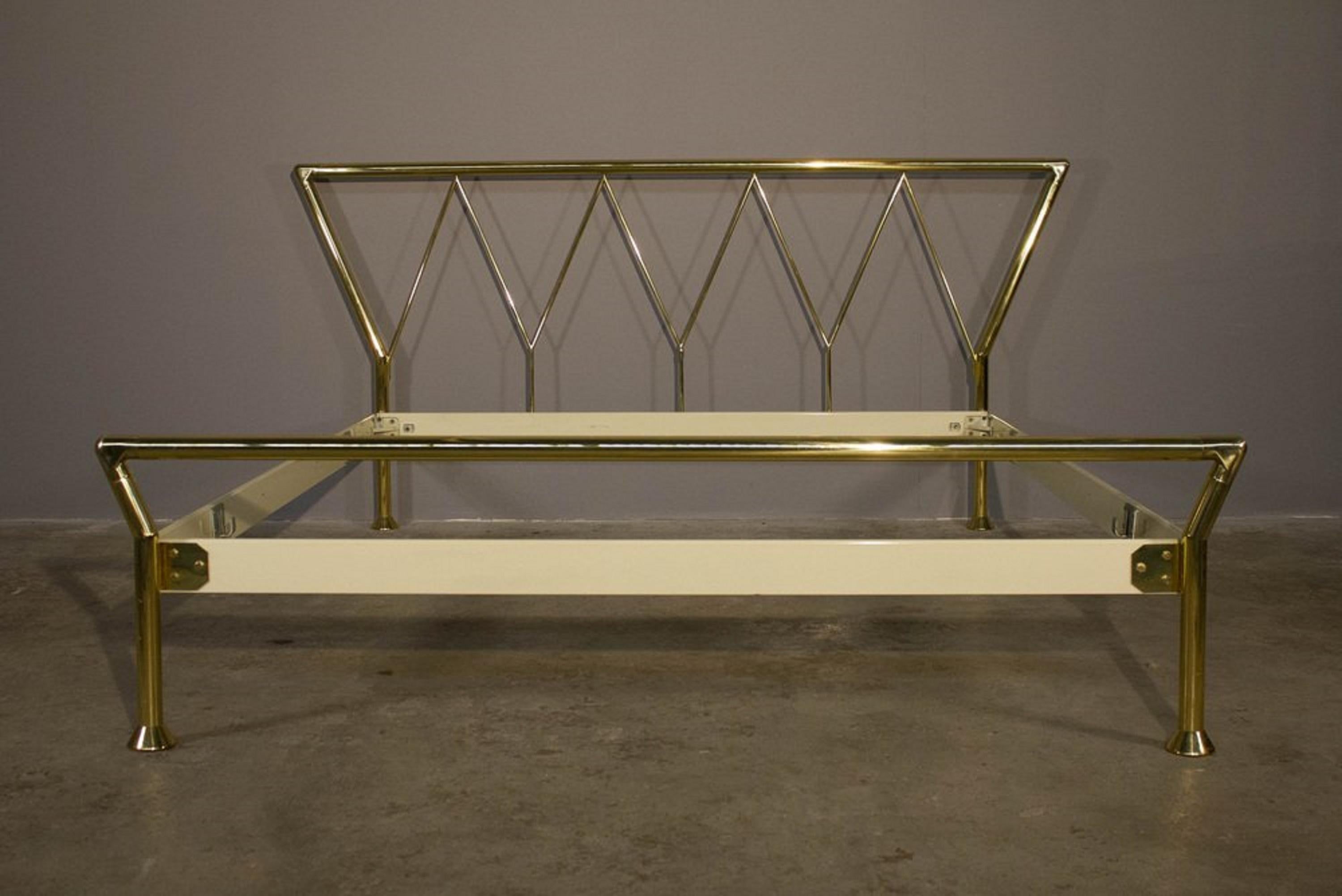 Marco de cama doble de latón de Lipparini, 1970 en Bueno estado para la venta en Manzano, IT