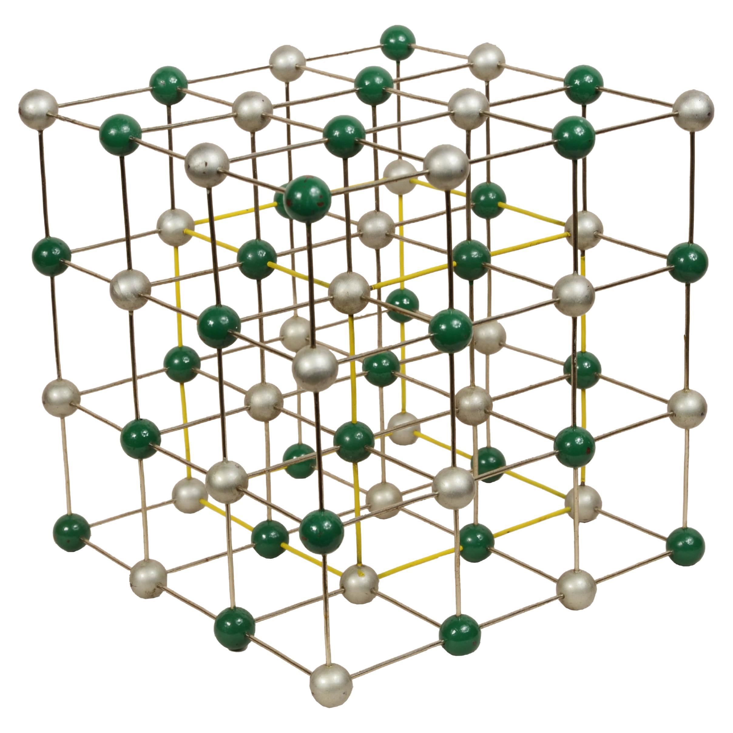 Struttura molecolare del cloruro di sodio ad uso didattico Cecoslovacchia 1950 For Sale