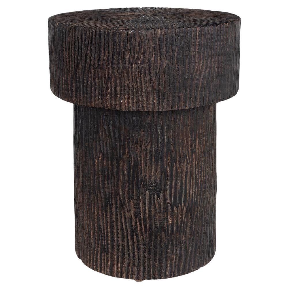 Mesa auxiliar de madera encerada oscura Strye Design