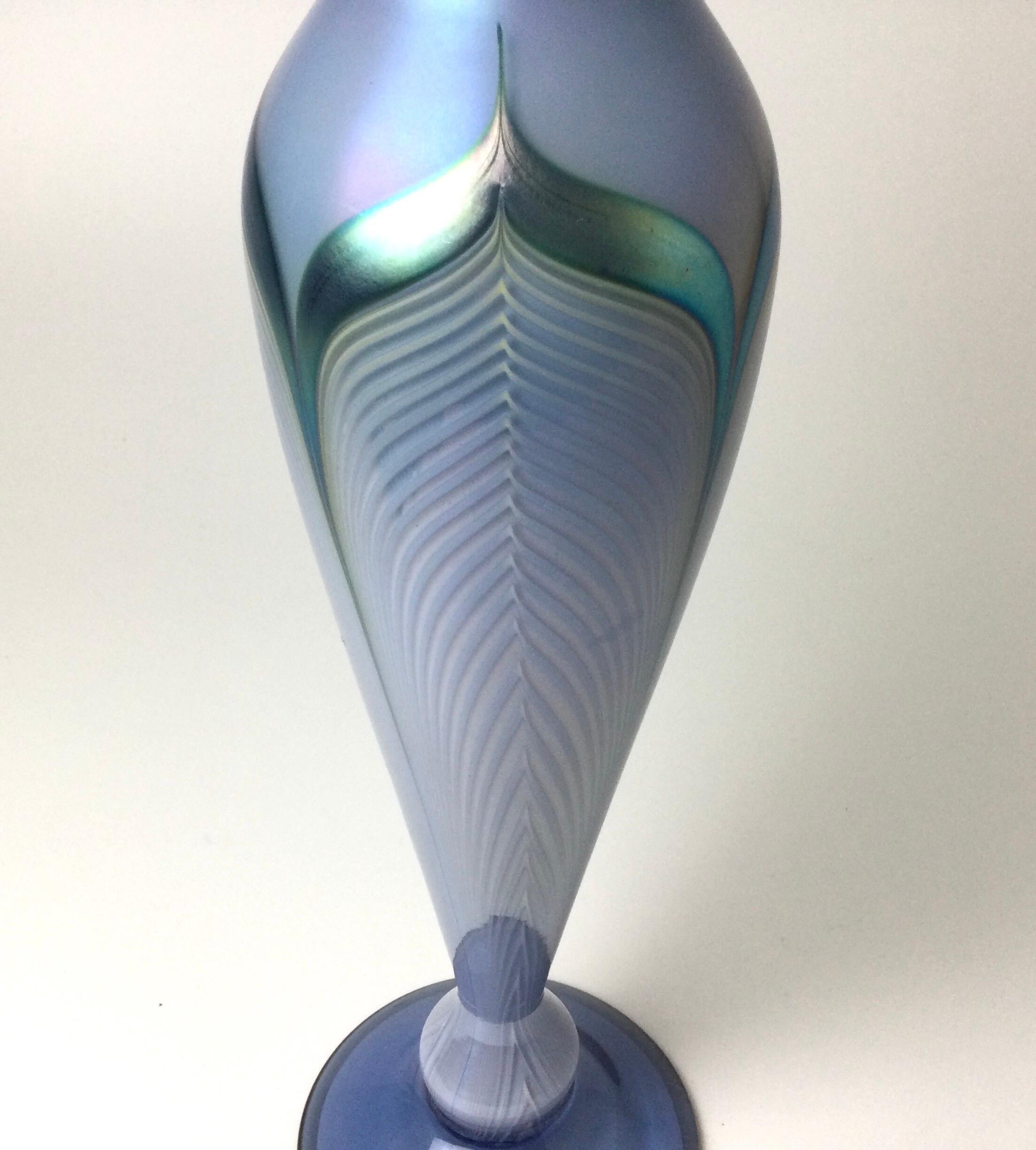 Stuart Abelman Art Glass Pulled Feather Art Nouveau Große Vase aus Kunstglas mit Federn, 1980 (amerikanisch) im Angebot