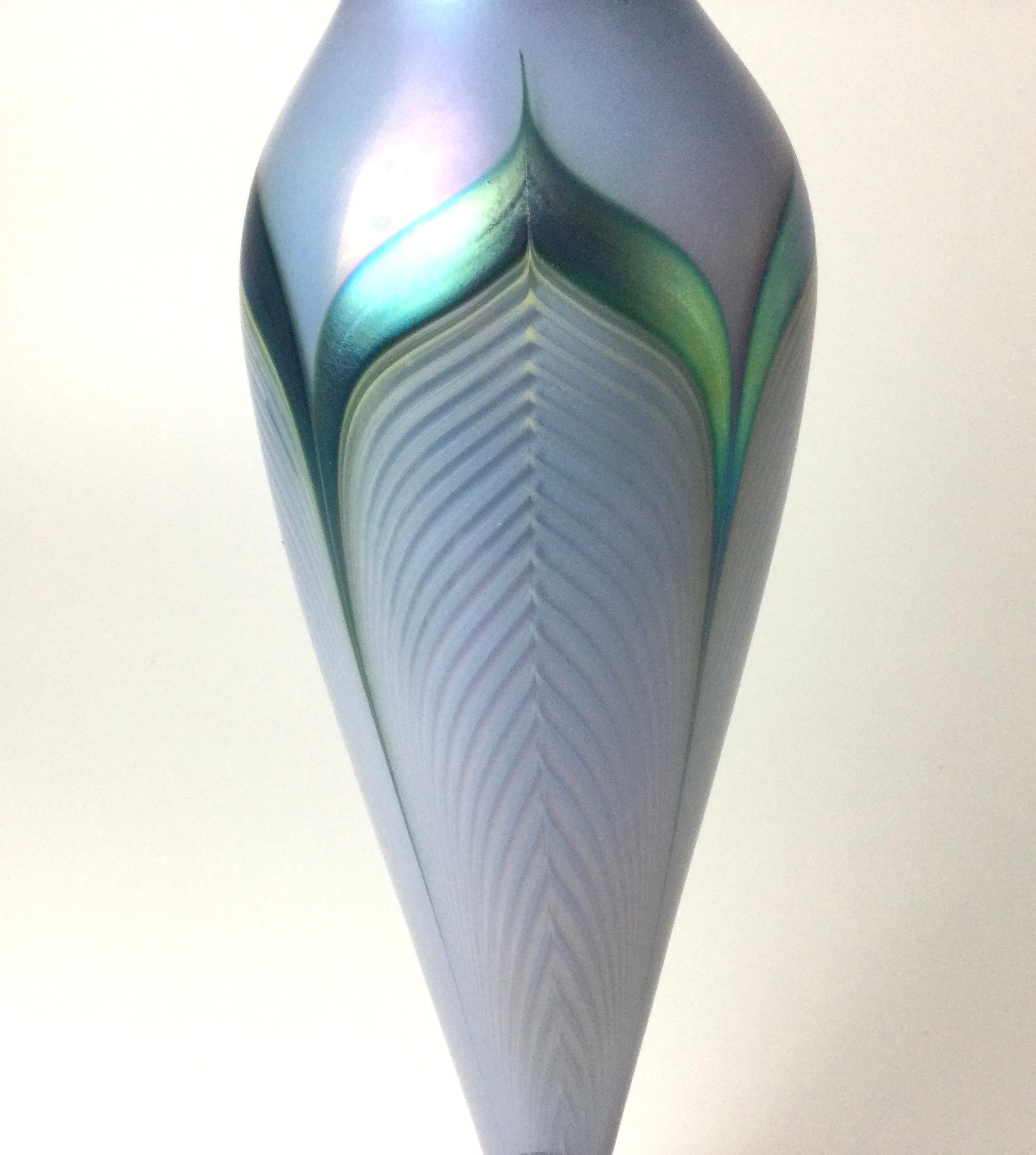 Stuart Abelman Art Glass Pulled Feather Art Nouveau Große Vase aus Kunstglas mit Federn, 1980 im Zustand „Hervorragend“ im Angebot in Lambertville, NJ