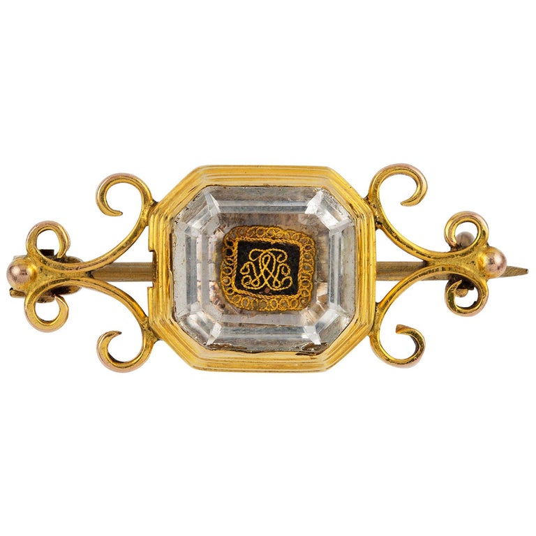 Stuart Crystal and Gold Brooch For Sale