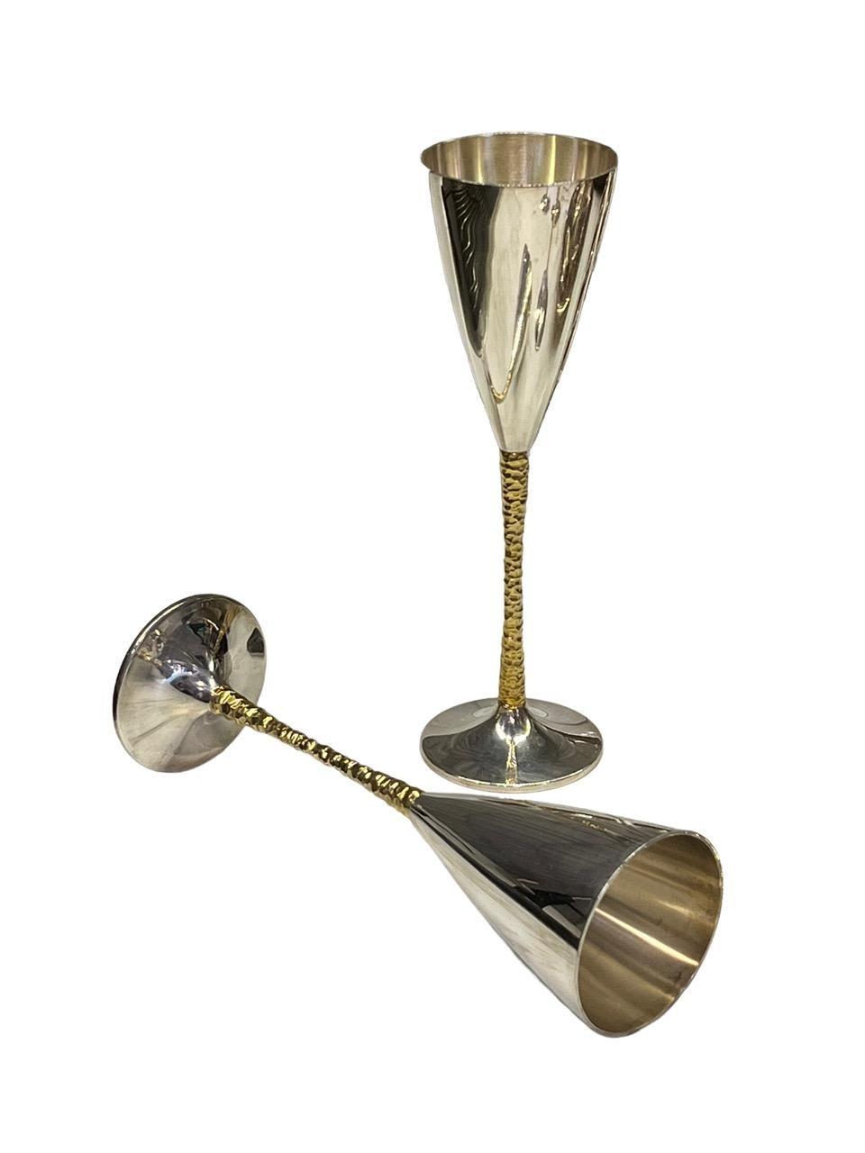 Stuart Devlin Set of 28 English Parcel-Gilt Sterling Silver & Gold Flutes For Sale 2