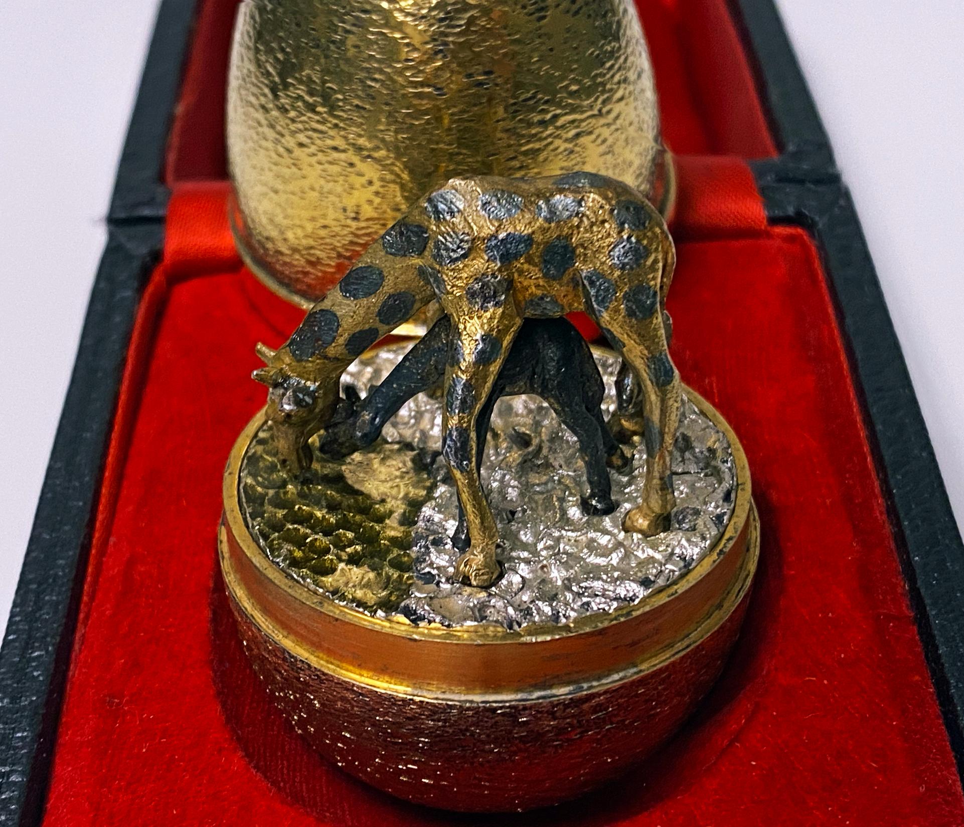 Stuart Devlin Silver and Enamel Egg, London, 1976 In Good Condition In Toronto, ON