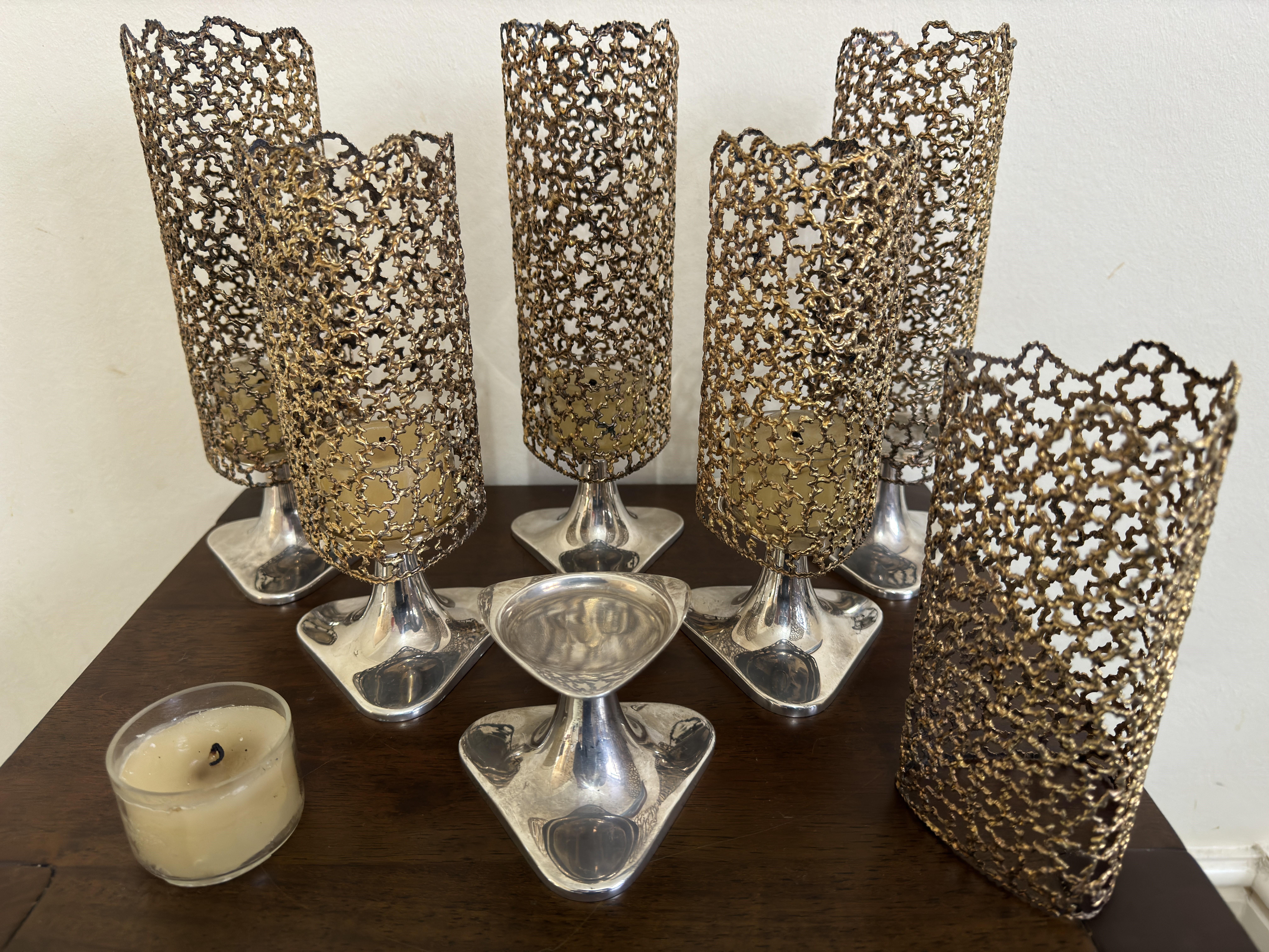 Stuart Devlin Silberne Kerzenständer mit vergoldeten Schirmen - 6er-Set (Ende des 20. Jahrhunderts) im Angebot