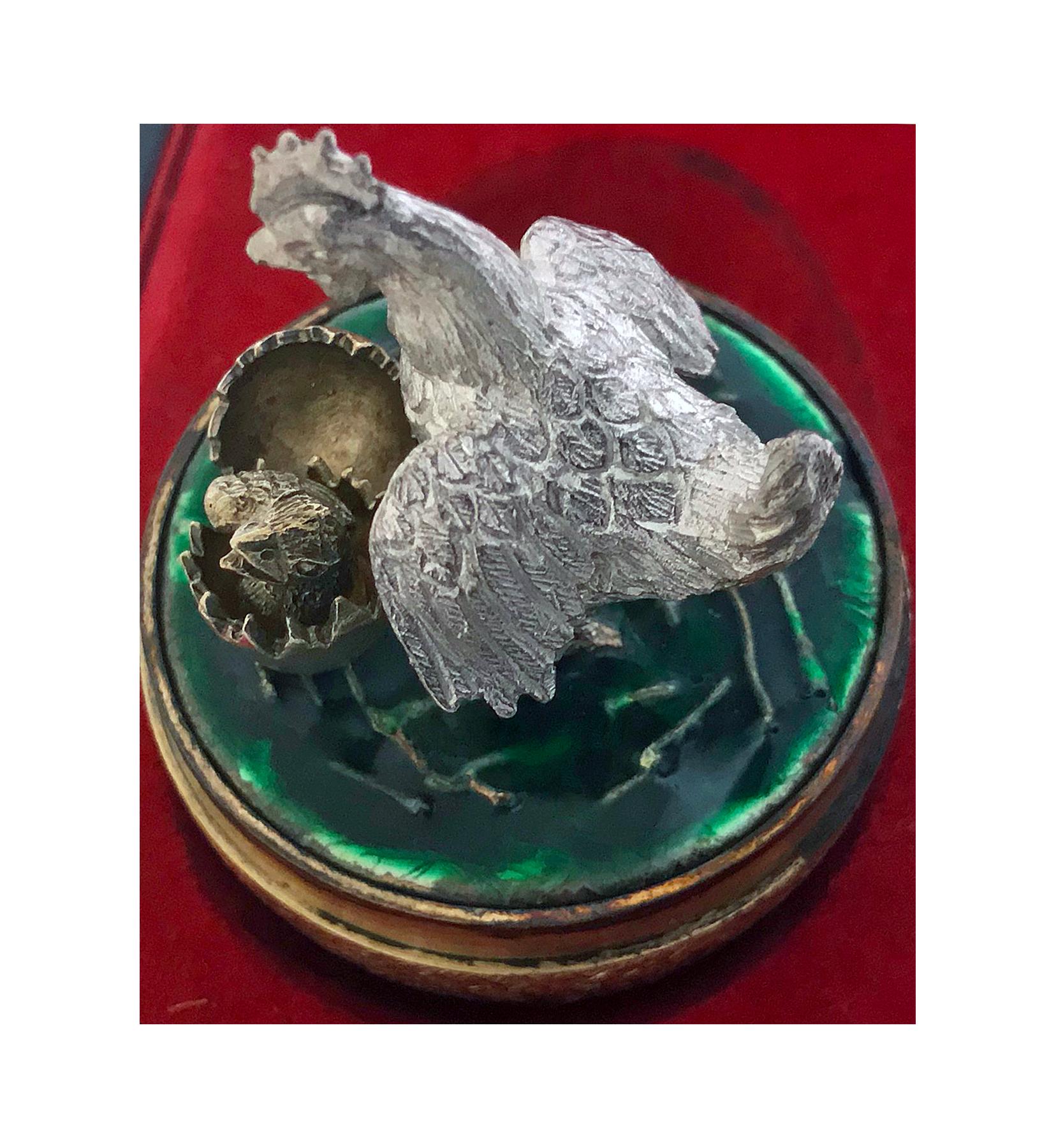 Stuart Devlin Silver Gilt Surprise Chicken Egg, London 1981, opening to reveal a Chicken standing over a baby chick hatching. Original box. Height: 7.5cm high, No 19 of limited edition. Item Weight: 138 grams.