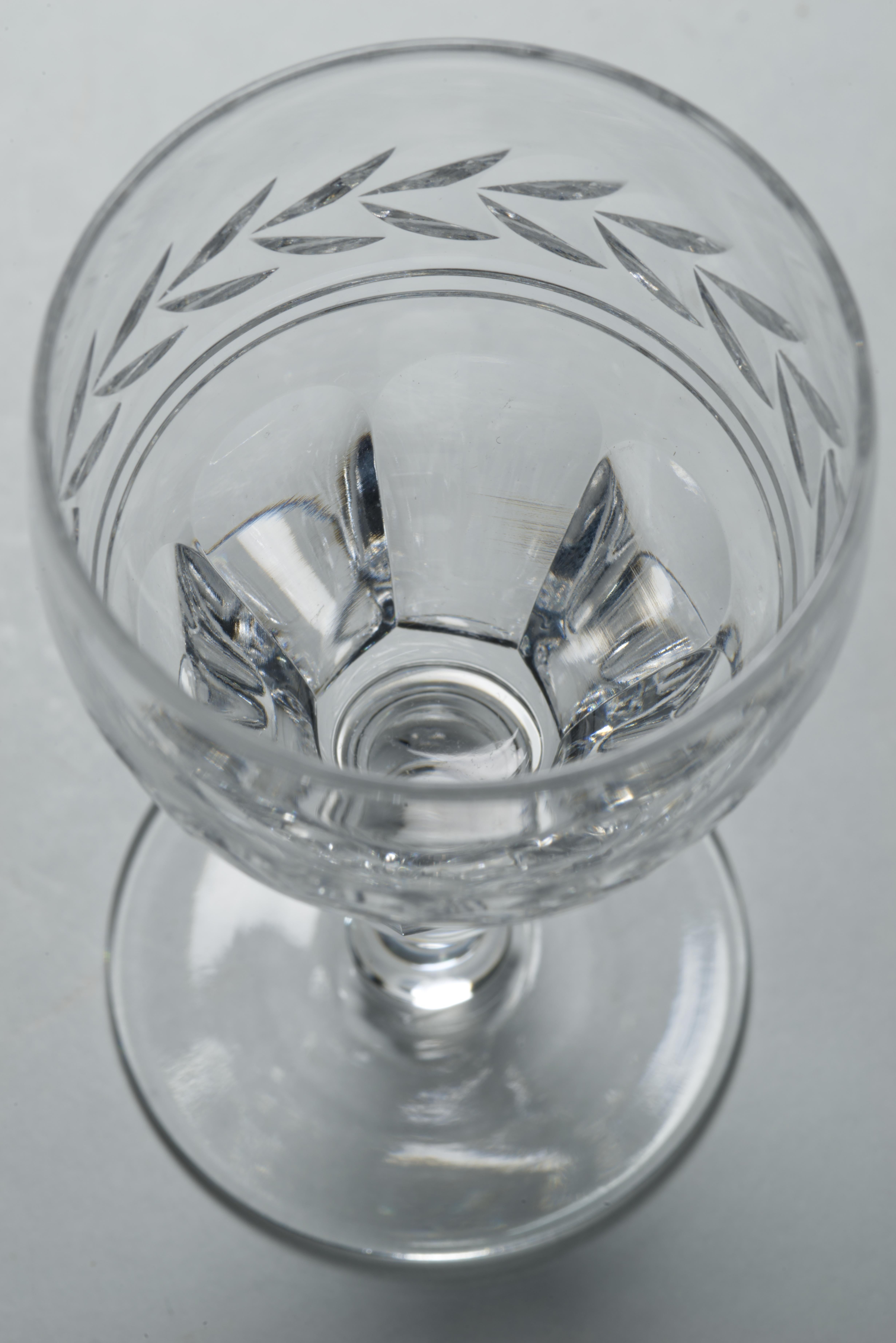 Stuart England Set of 10 Arundel Cut Crystal Sherry Glasses, Vintage In Good Condition For Sale In Clifton Springs, NY