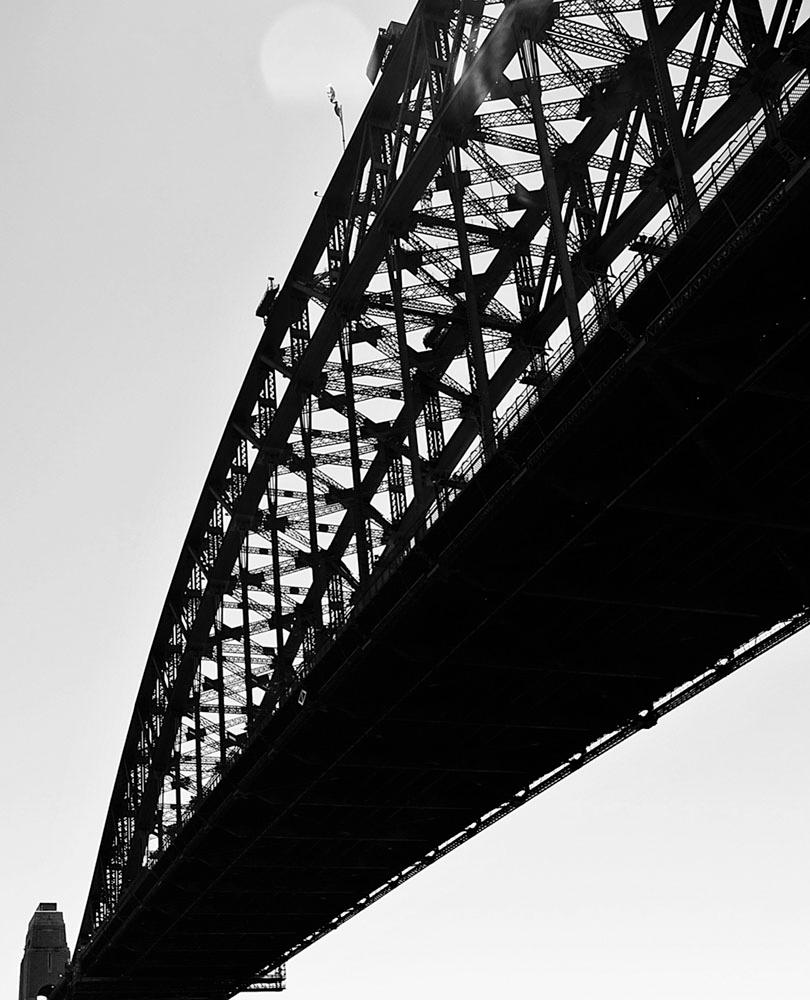 Stuart Möller Black and White Photograph – Harbour Bridge –  Überformatiger signierter Druck in limitierter Auflage 