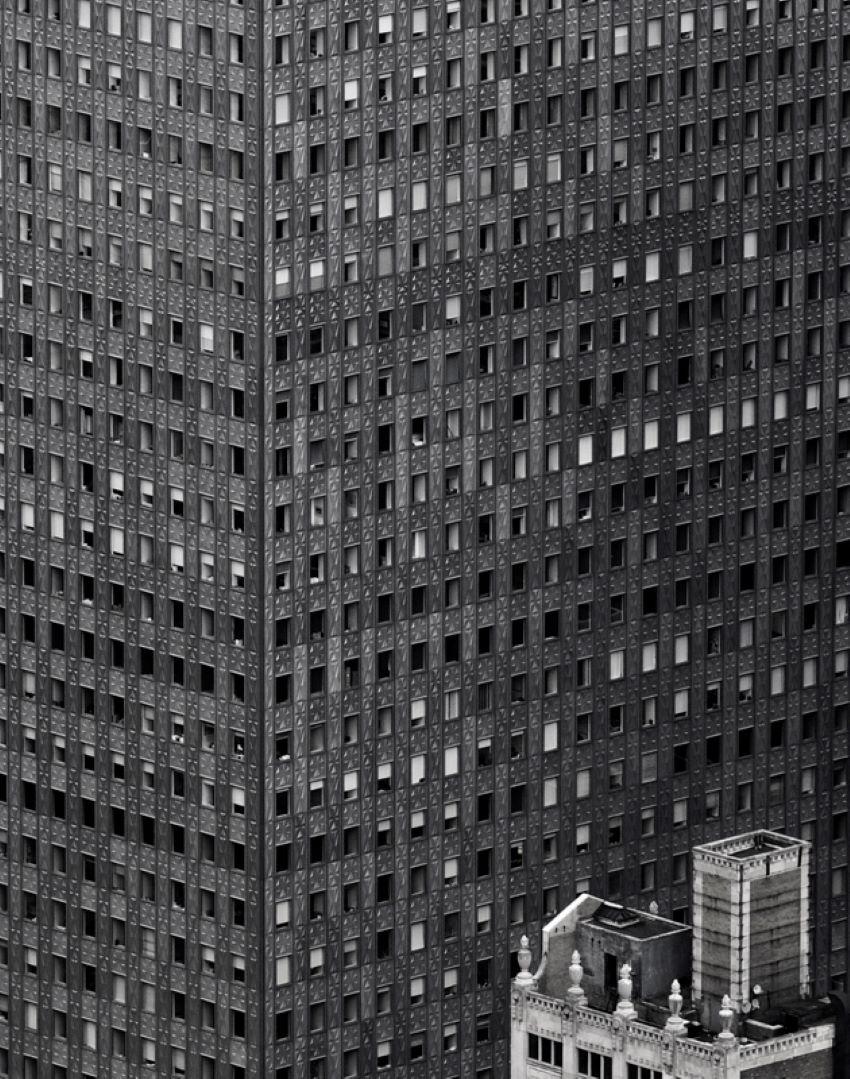 New Yorker Glitzer 

2014

Ein Gebäude in Manhattan New York City, New York. 2014

von Stuart Möller

Geboren in Kabul, teilweise deutsch und anglo-indisch und aufgewachsen in der ganzen Welt,
Stuart Möller ist ein Kunstfotograf, dessen Bilder oft