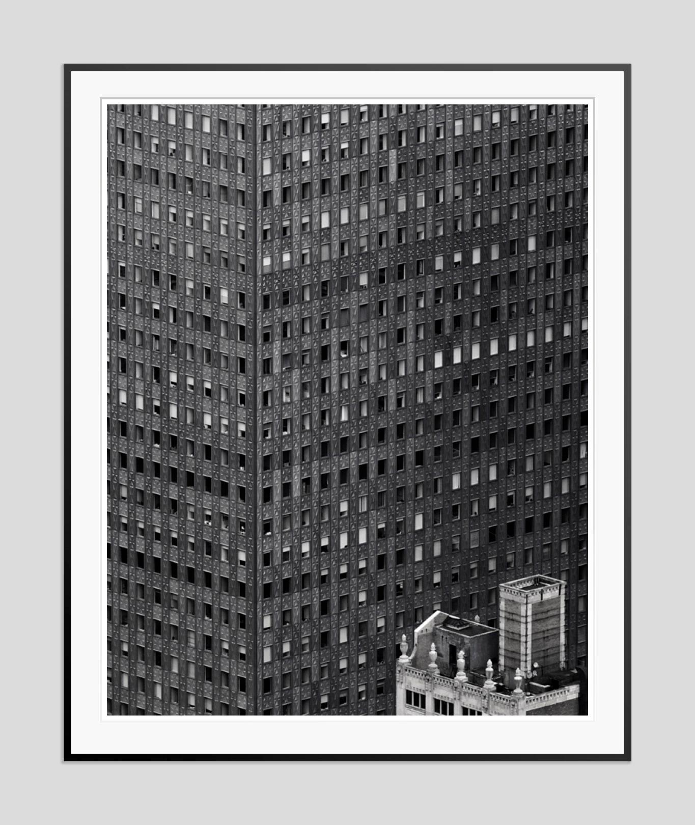 Glitter New York  Impression surdimensionnée signée édition limitée  - Moderne Photograph par Stuart Möller
