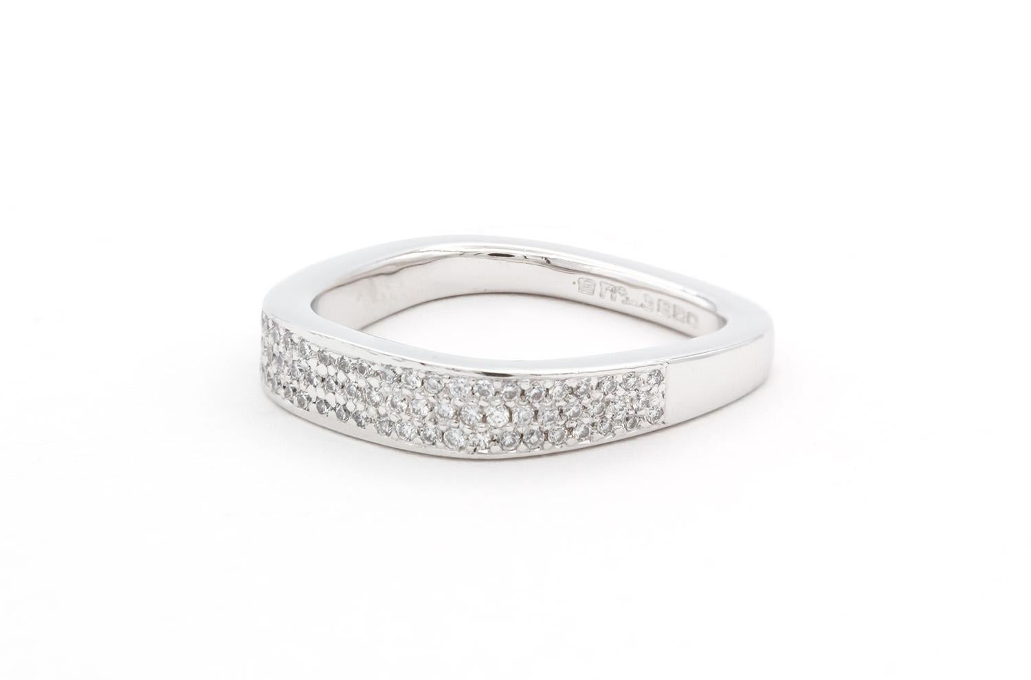 Stuart Moore, bague de fiançailles en platine et diamants taille émeraude certifiés GIA en vente 7
